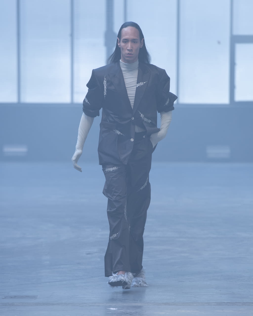 Fashion Week Paris Fall/Winter 2022 look 8 from the NINAMOUNAH collection 女装
