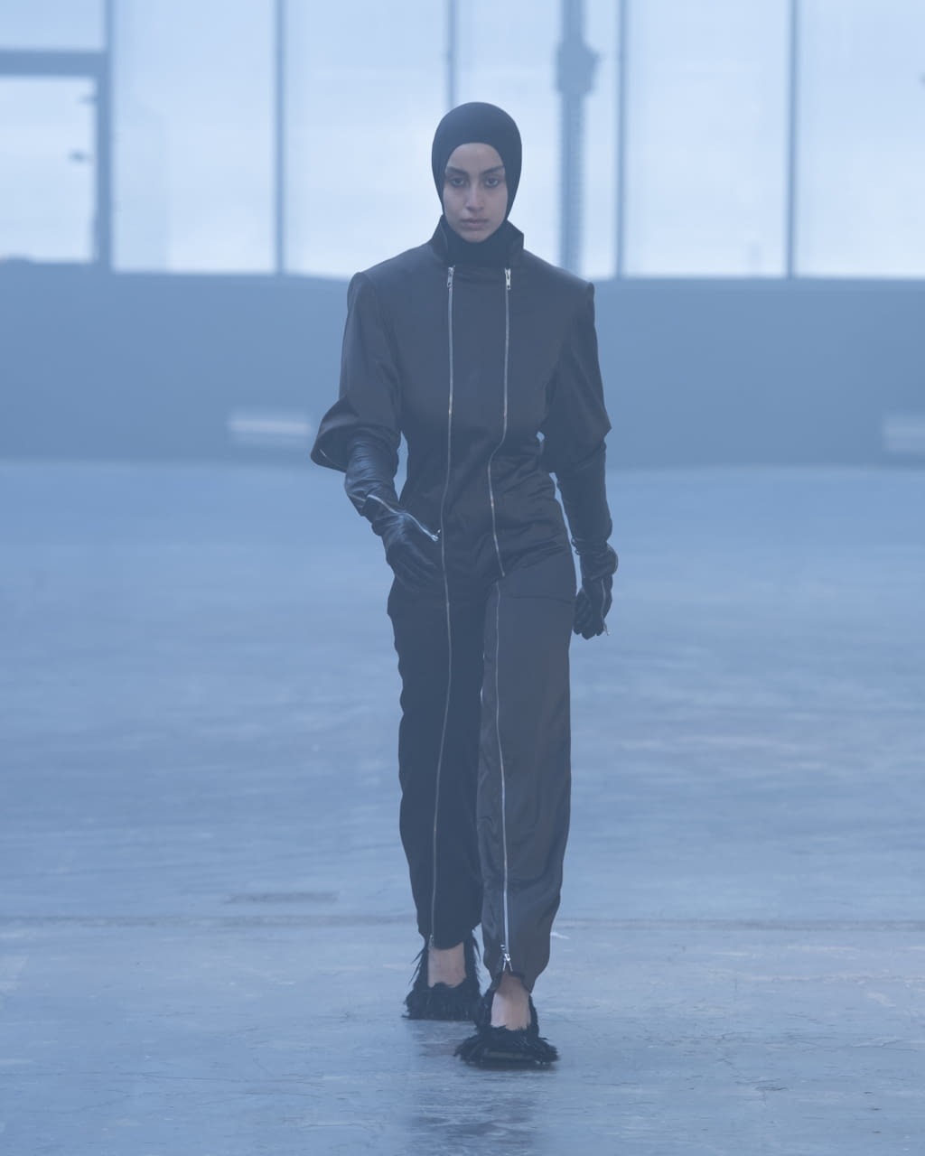 Fashion Week Paris Fall/Winter 2022 look 9 from the NINAMOUNAH collection womenswear