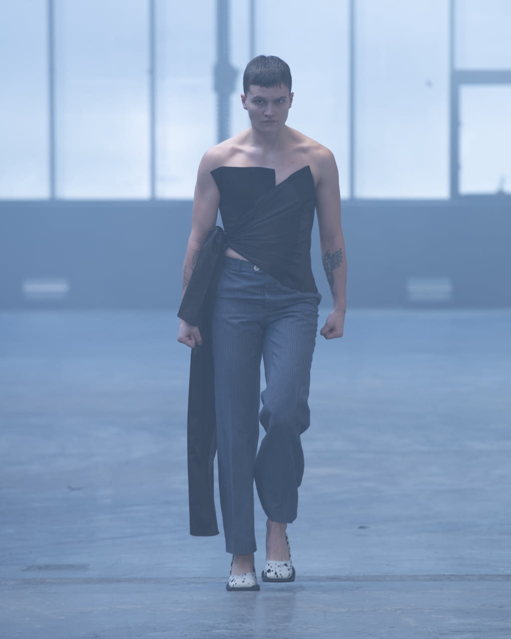 Fashion Week Paris Fall/Winter 2022 look 20 from the NINAMOUNAH collection womenswear