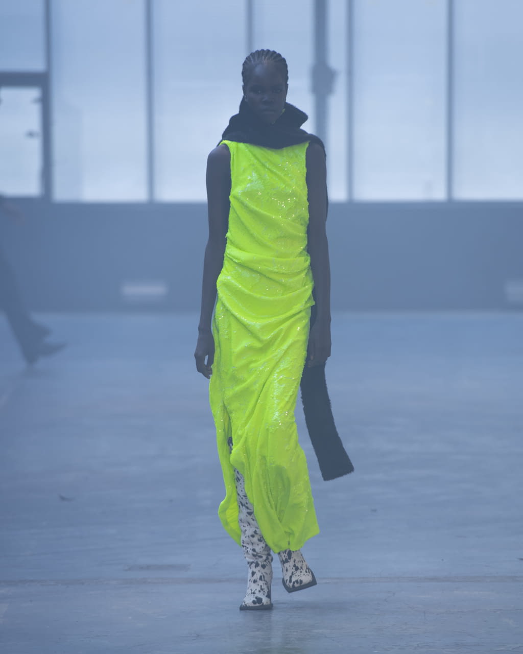 Fashion Week Paris Fall/Winter 2022 look 28 de la collection NINAMOUNAH womenswear