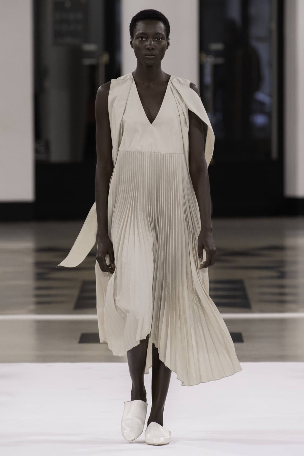 Fashion Week Paris Spring/Summer 2019 look 48 from the Nobi Talai collection 女装