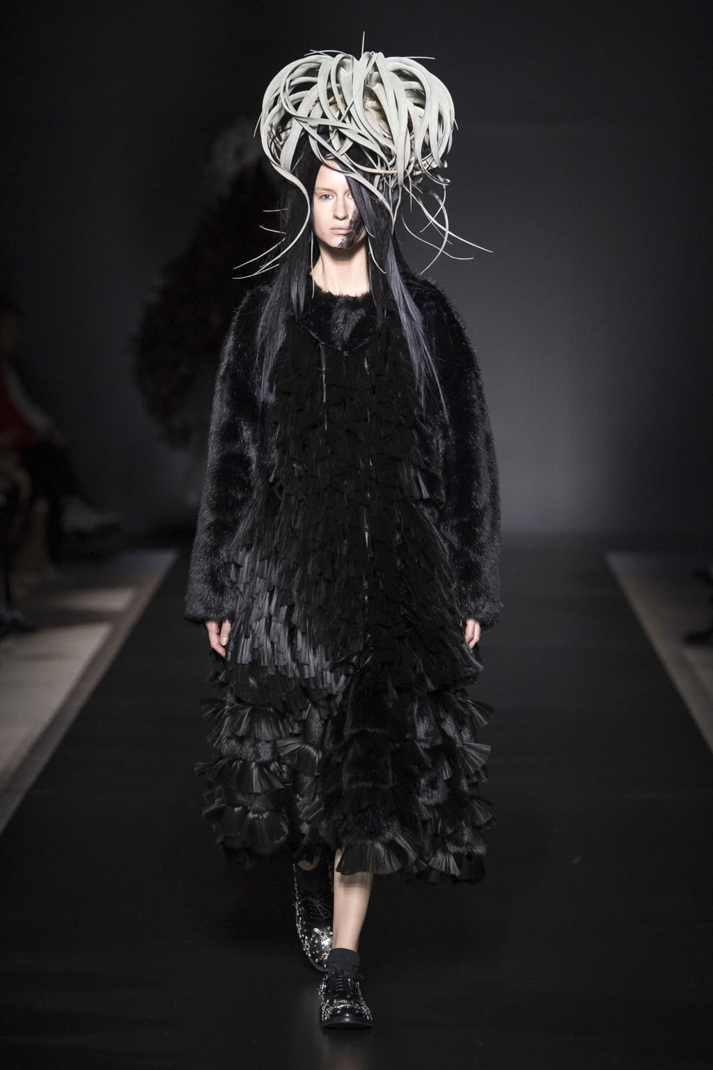 Fashion Week Paris Fall/Winter 2020 look 8 from the Noir Kei Ninomiya collection womenswear