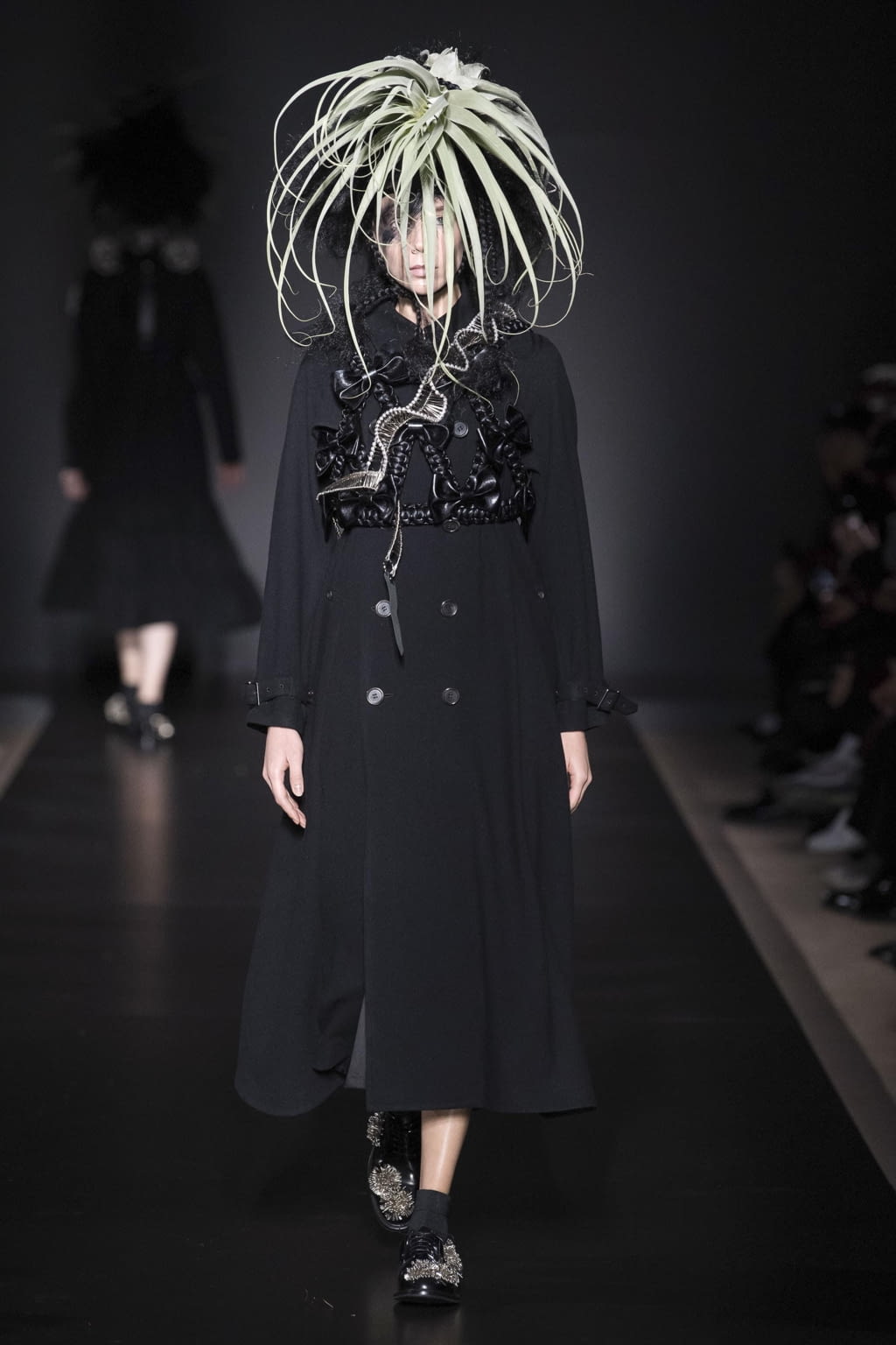 Fashion Week Paris Fall/Winter 2020 look 16 de la collection Noir Kei Ninomiya womenswear