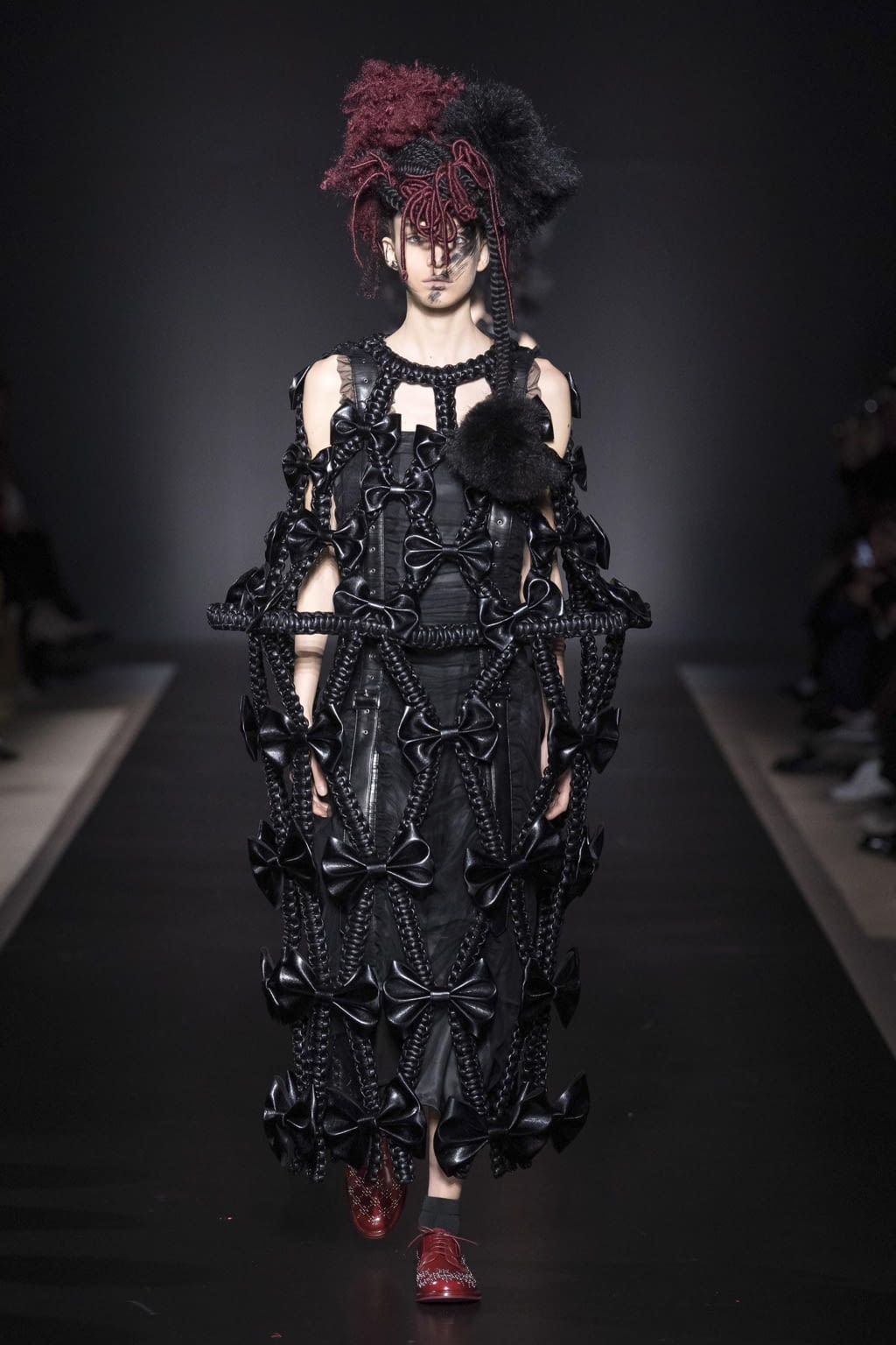 Fashion Week Paris Fall/Winter 2020 look 18 de la collection Noir Kei Ninomiya womenswear