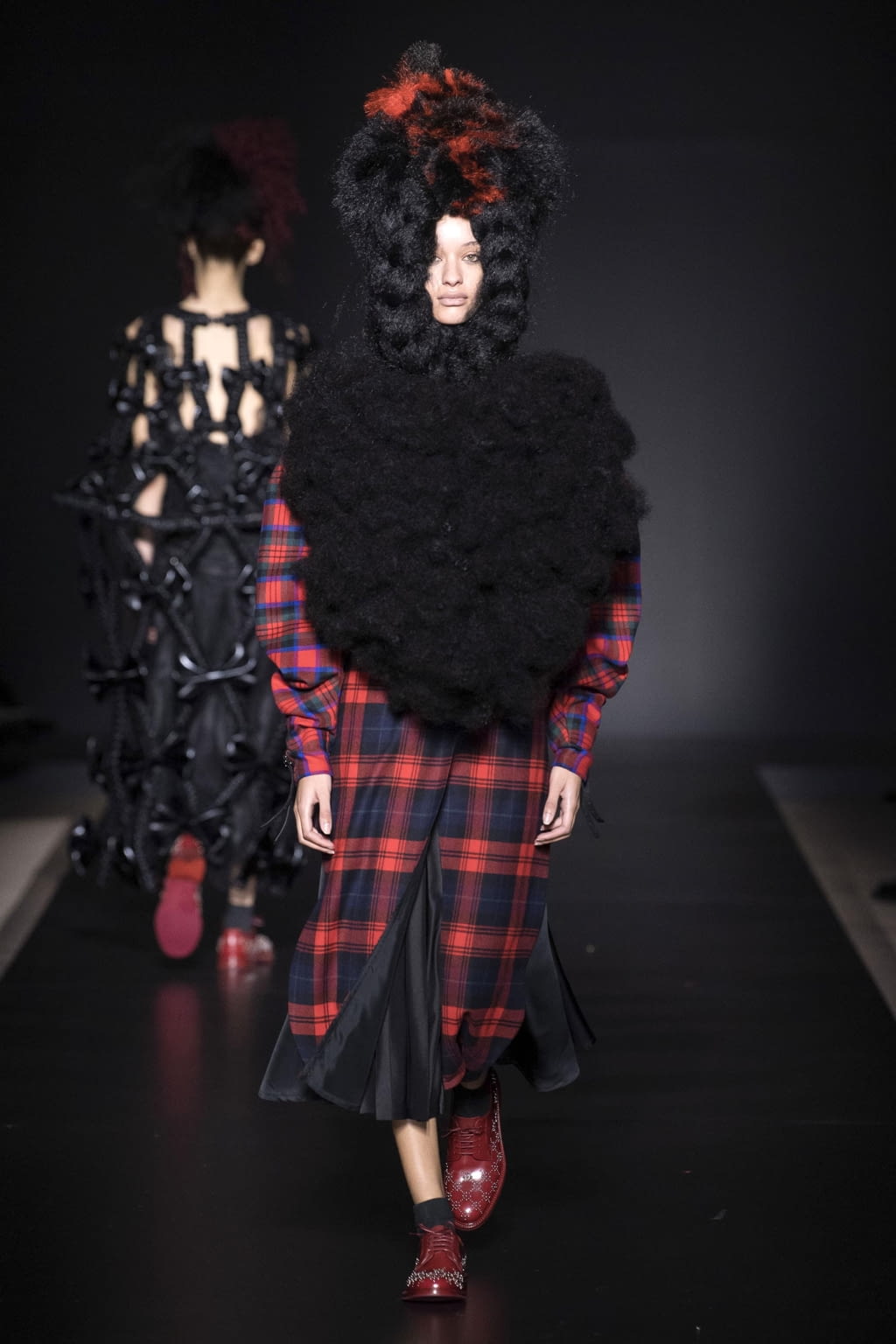 Fashion Week Paris Fall/Winter 2020 look 19 from the Noir Kei Ninomiya collection womenswear