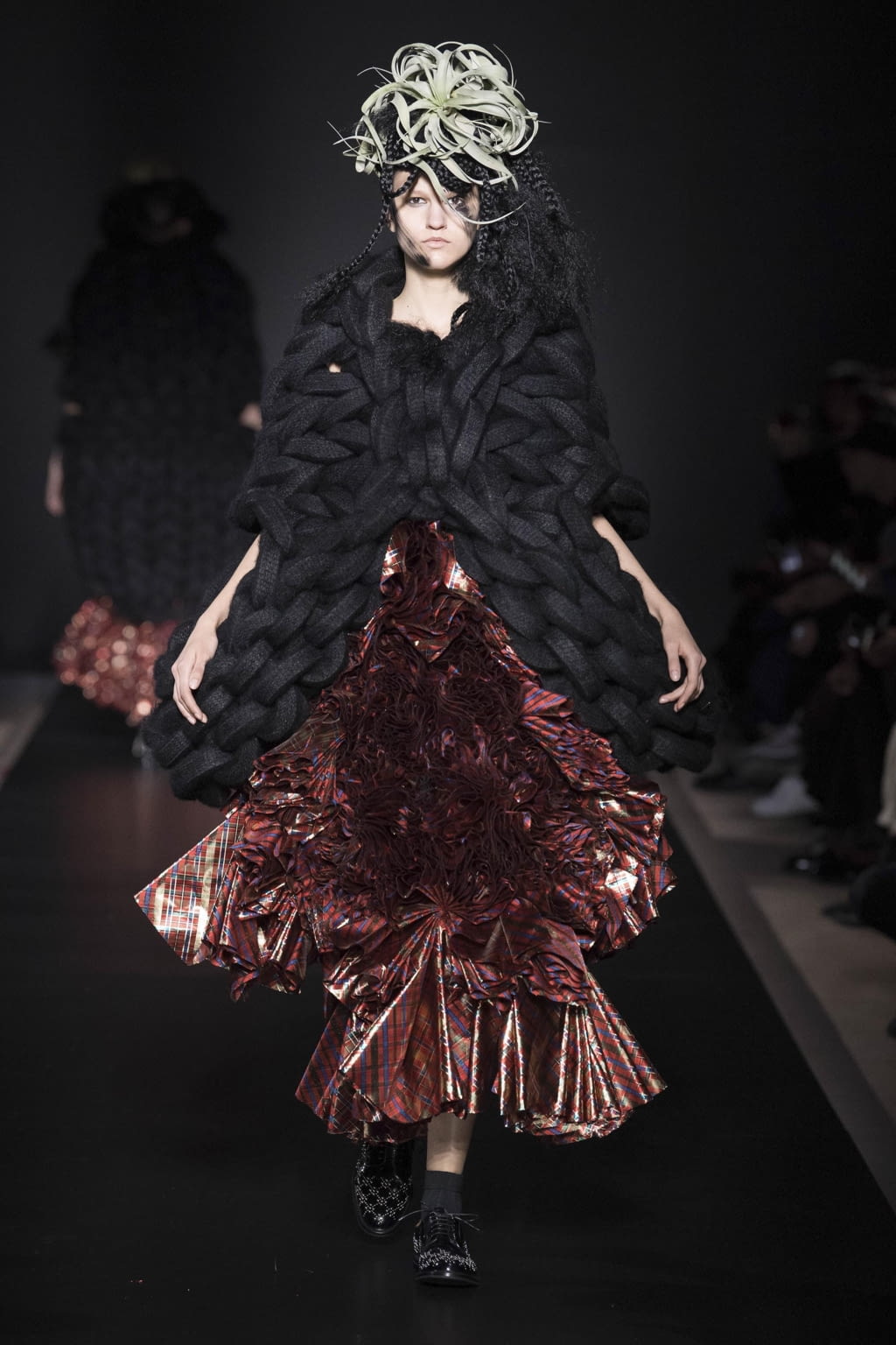 Fashion Week Paris Fall/Winter 2020 look 24 from the Noir Kei Ninomiya collection womenswear