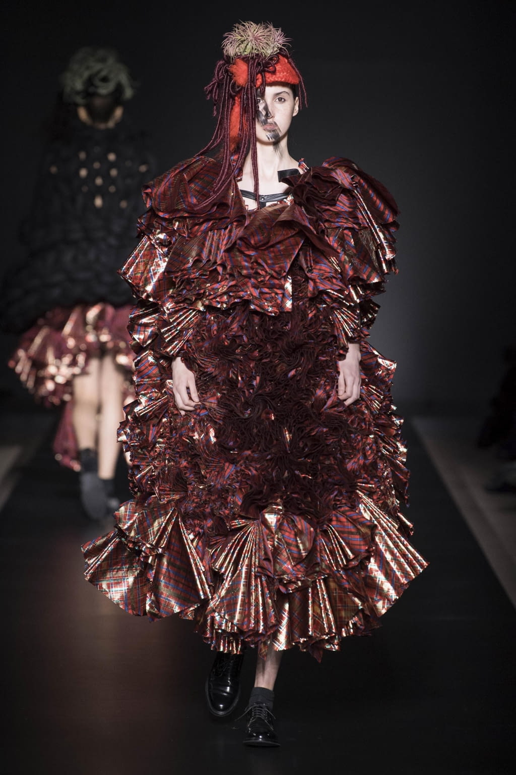 Fashion Week Paris Fall/Winter 2020 look 26 de la collection Noir Kei Ninomiya womenswear