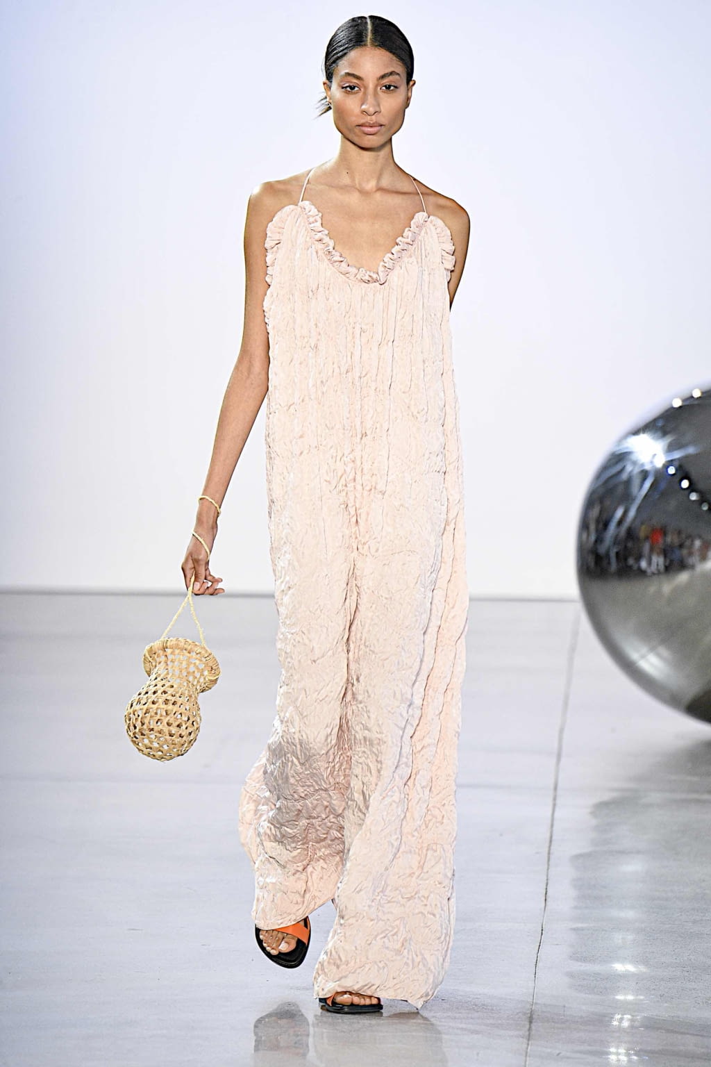 Fashion Week New York Spring/Summer 2020 look 27 from the Noon by Noor collection womenswear
