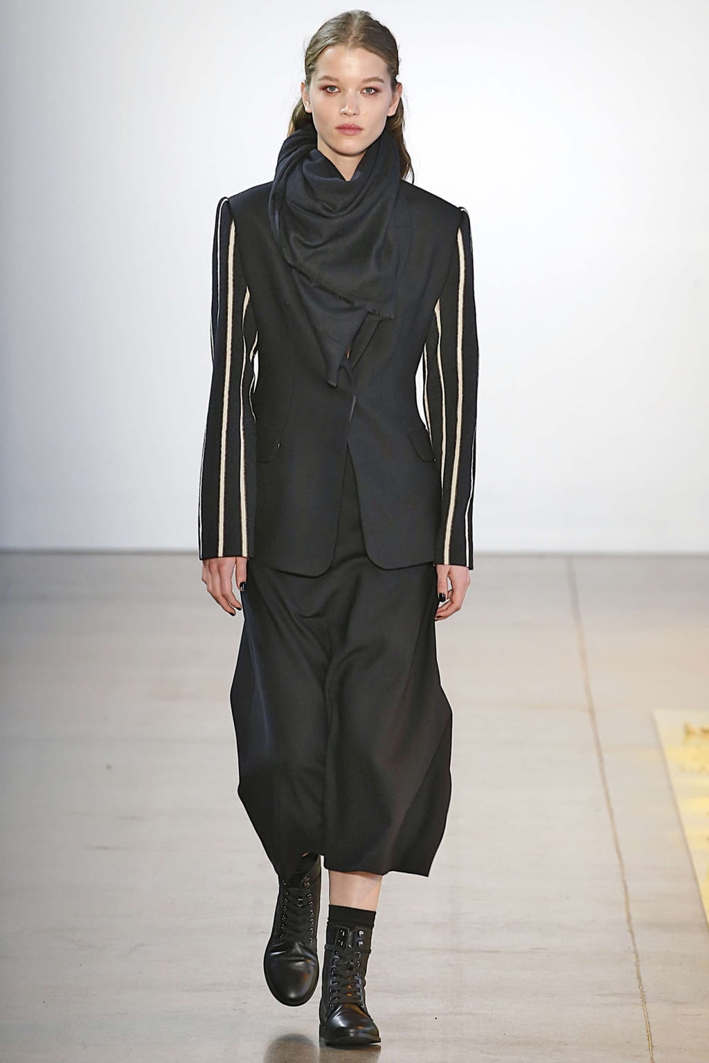 Fashion Week New York Fall/Winter 2019 look 19 from the Noon by Noor collection womenswear