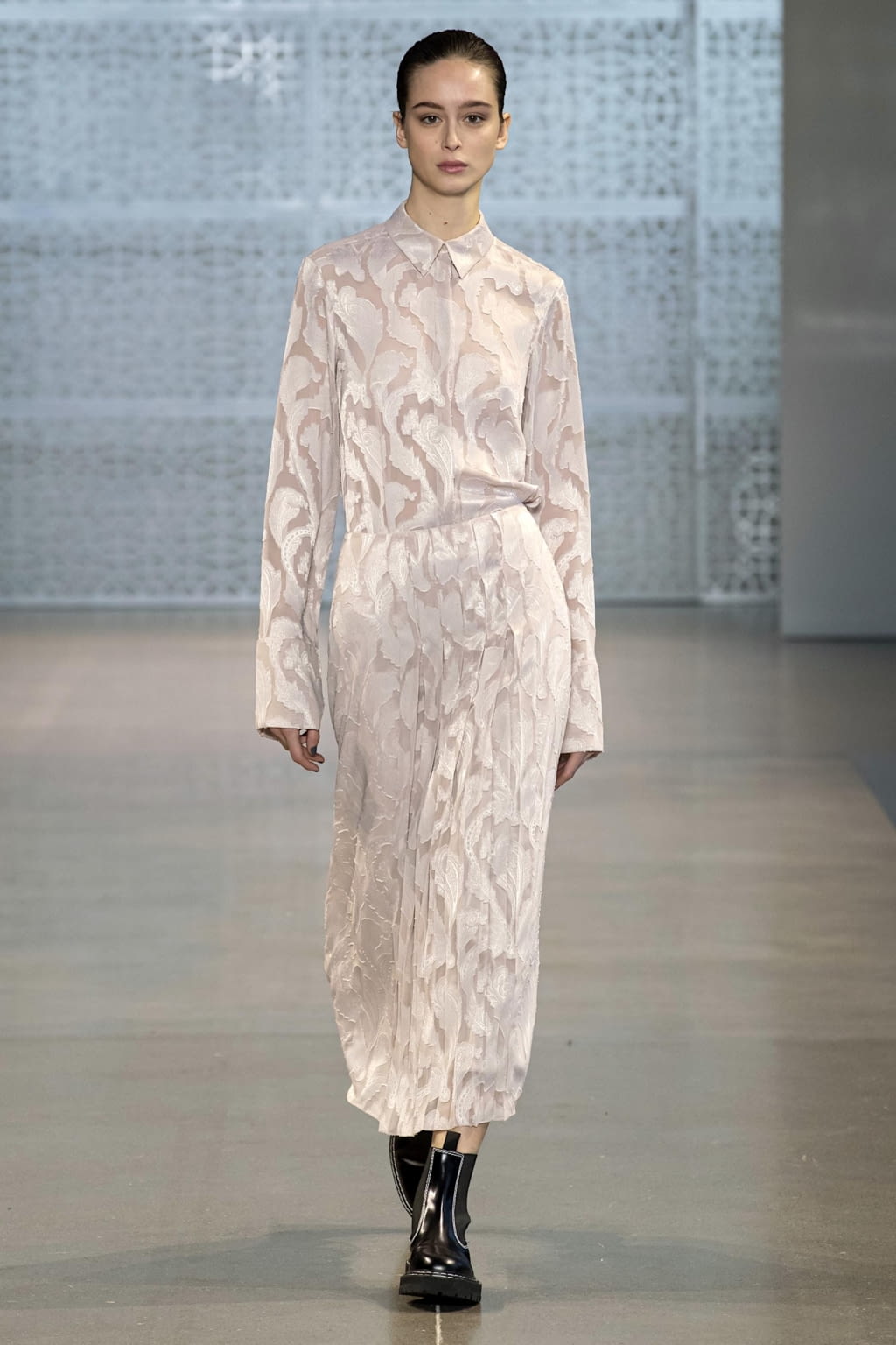 Fashion Week New York Fall/Winter 2020 look 9 from the Noon by Noor collection womenswear