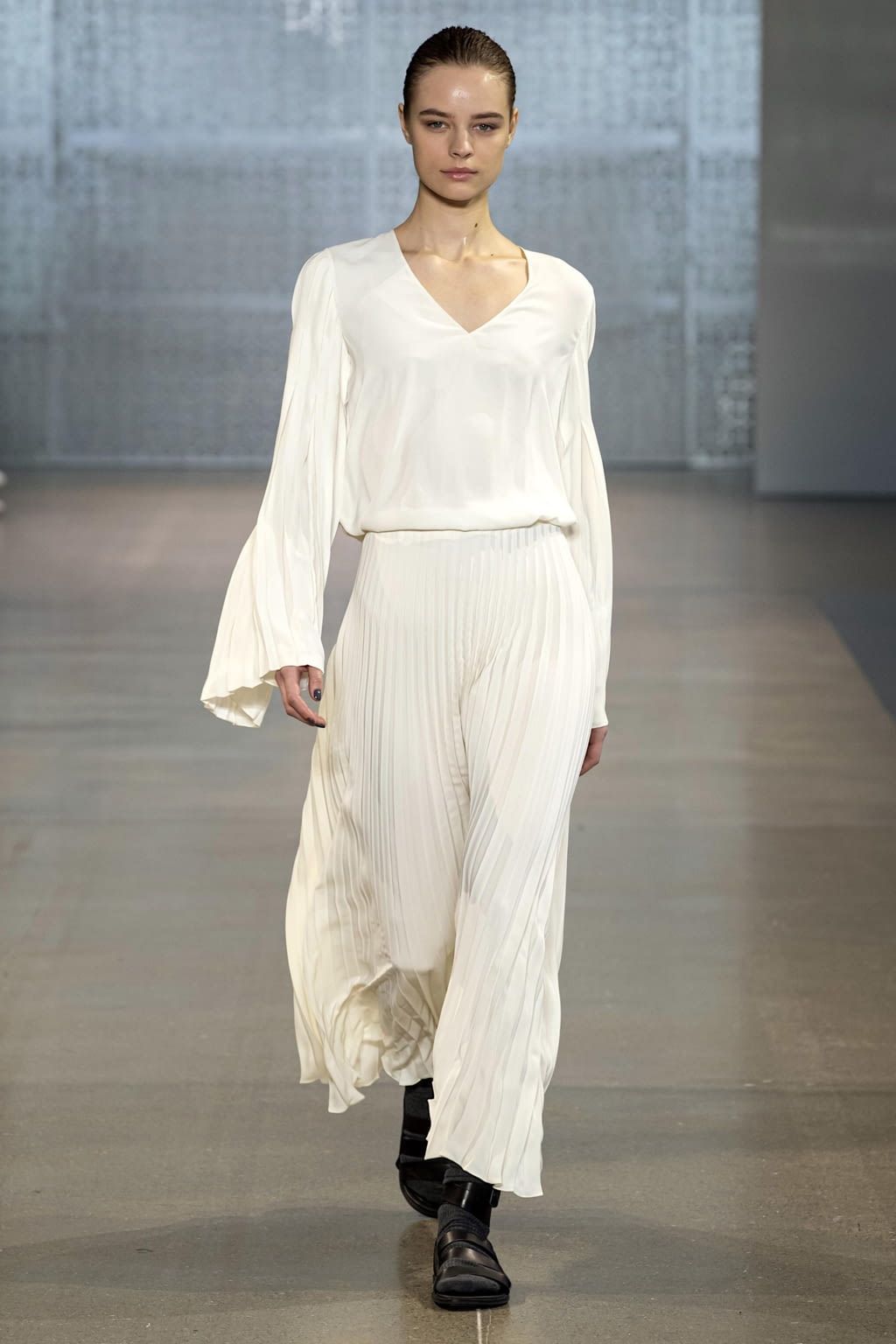 Fashion Week New York Fall/Winter 2020 look 14 from the Noon by Noor collection womenswear