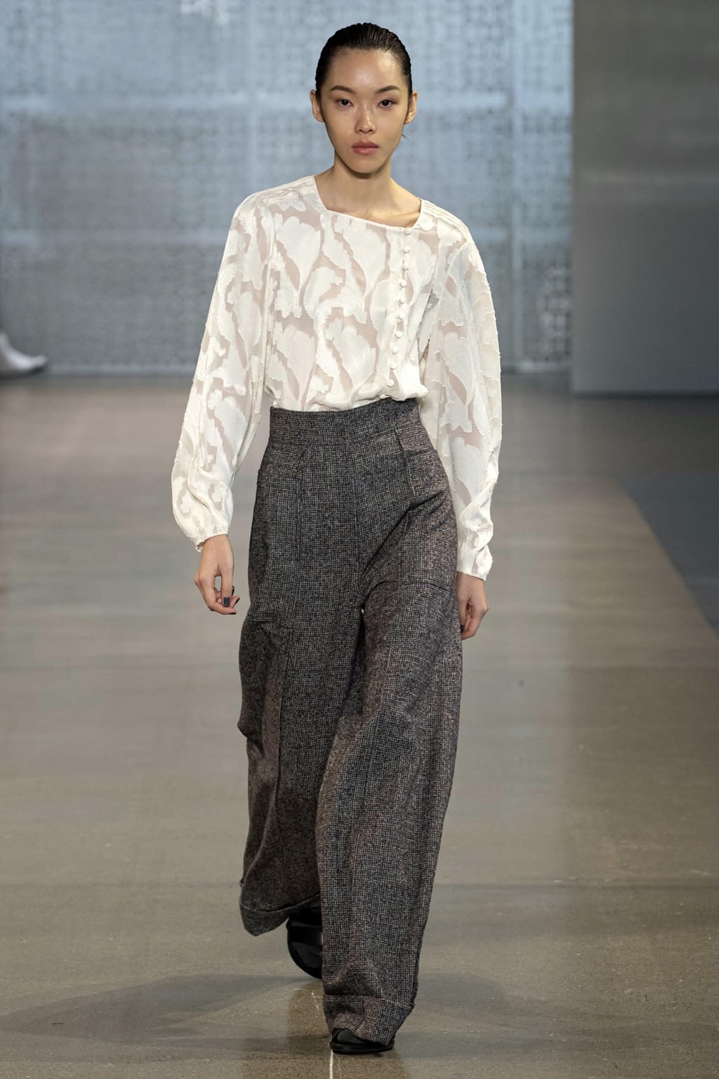 Fashion Week New York Fall/Winter 2020 look 21 from the Noon by Noor collection womenswear