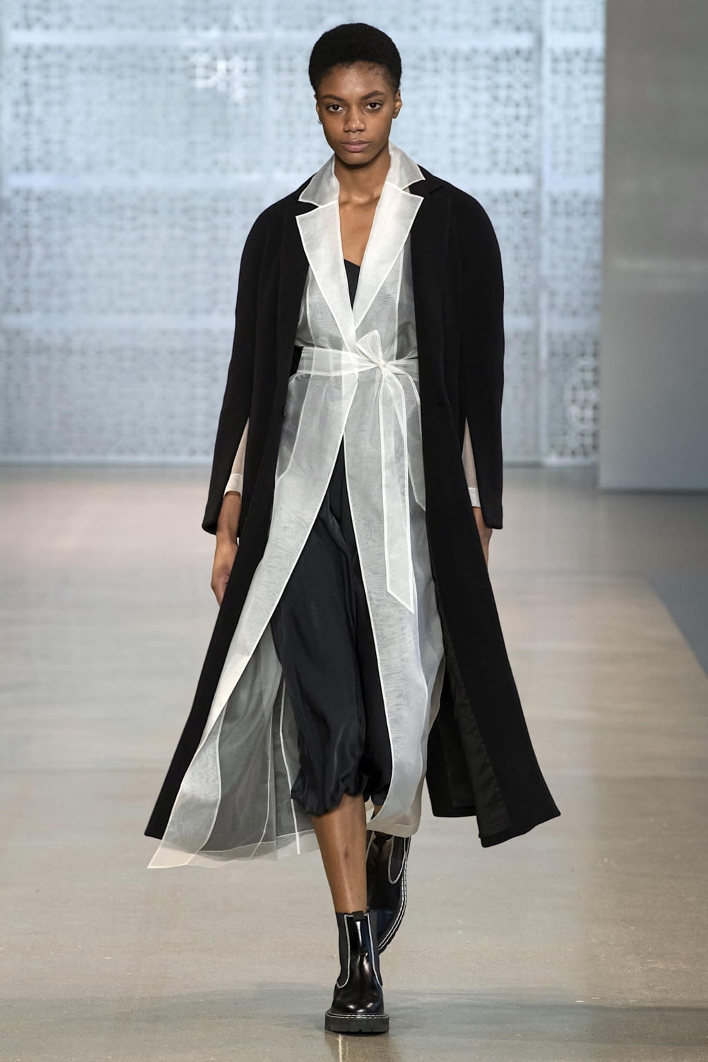 Fashion Week New York Fall/Winter 2020 look 27 from the Noon by Noor collection 女装