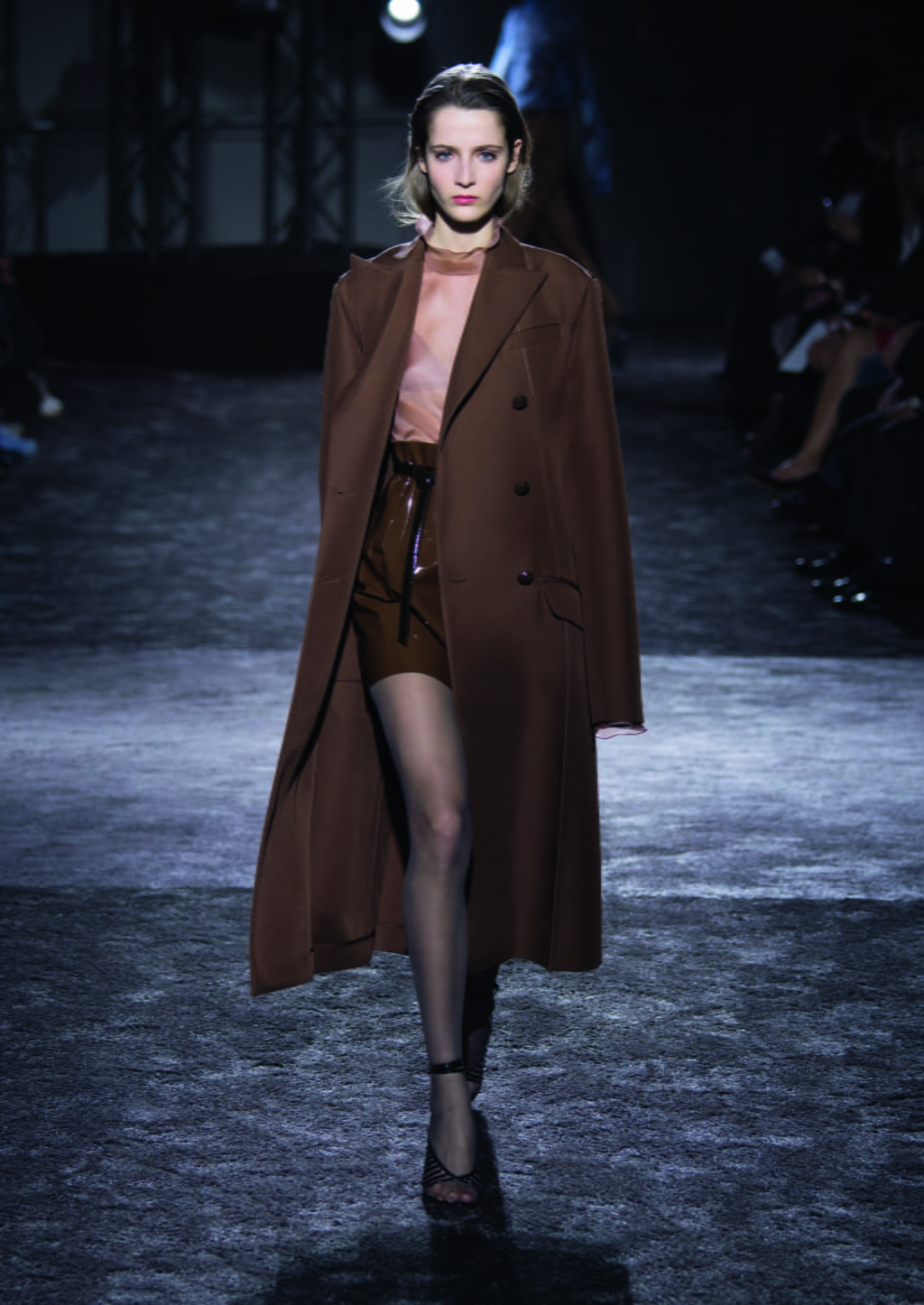 Fashion Week Paris Fall/Winter 2016 look 9 from the Nina Ricci collection 女装