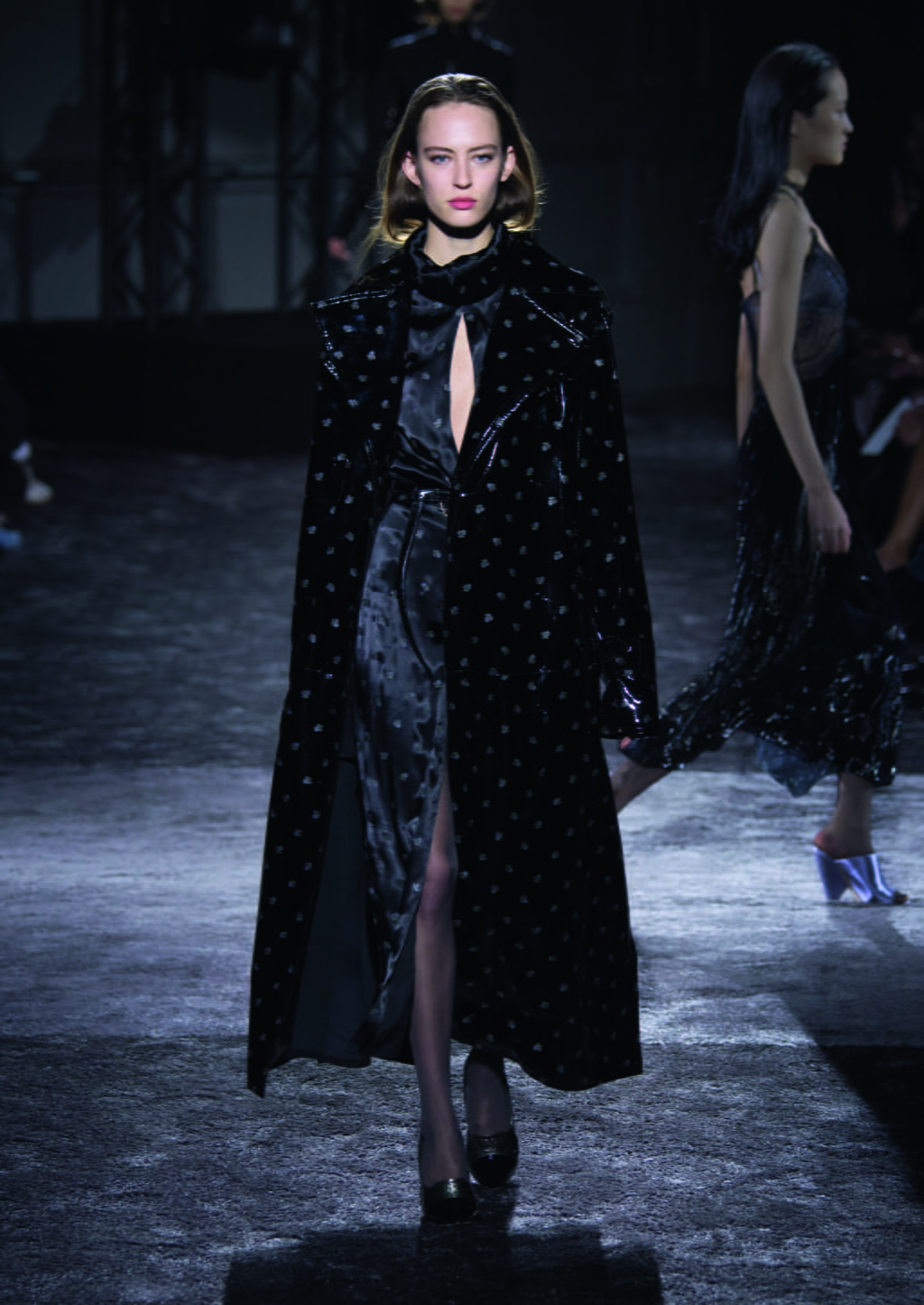 Fashion Week Paris Fall/Winter 2016 look 14 from the Nina Ricci collection womenswear