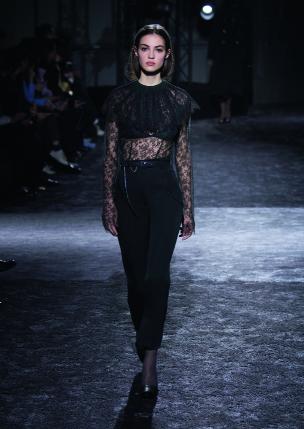 Fashion Week Paris Fall/Winter 2016 look 21 from the Nina Ricci collection womenswear