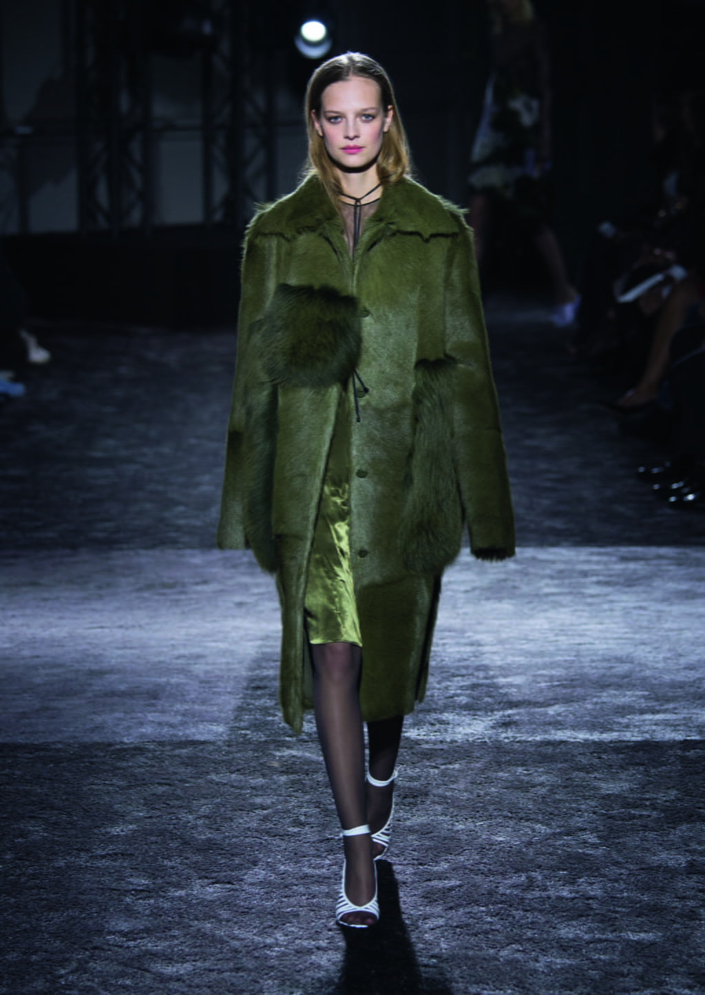Fashion Week Paris Fall/Winter 2016 look 28 from the Nina Ricci collection womenswear