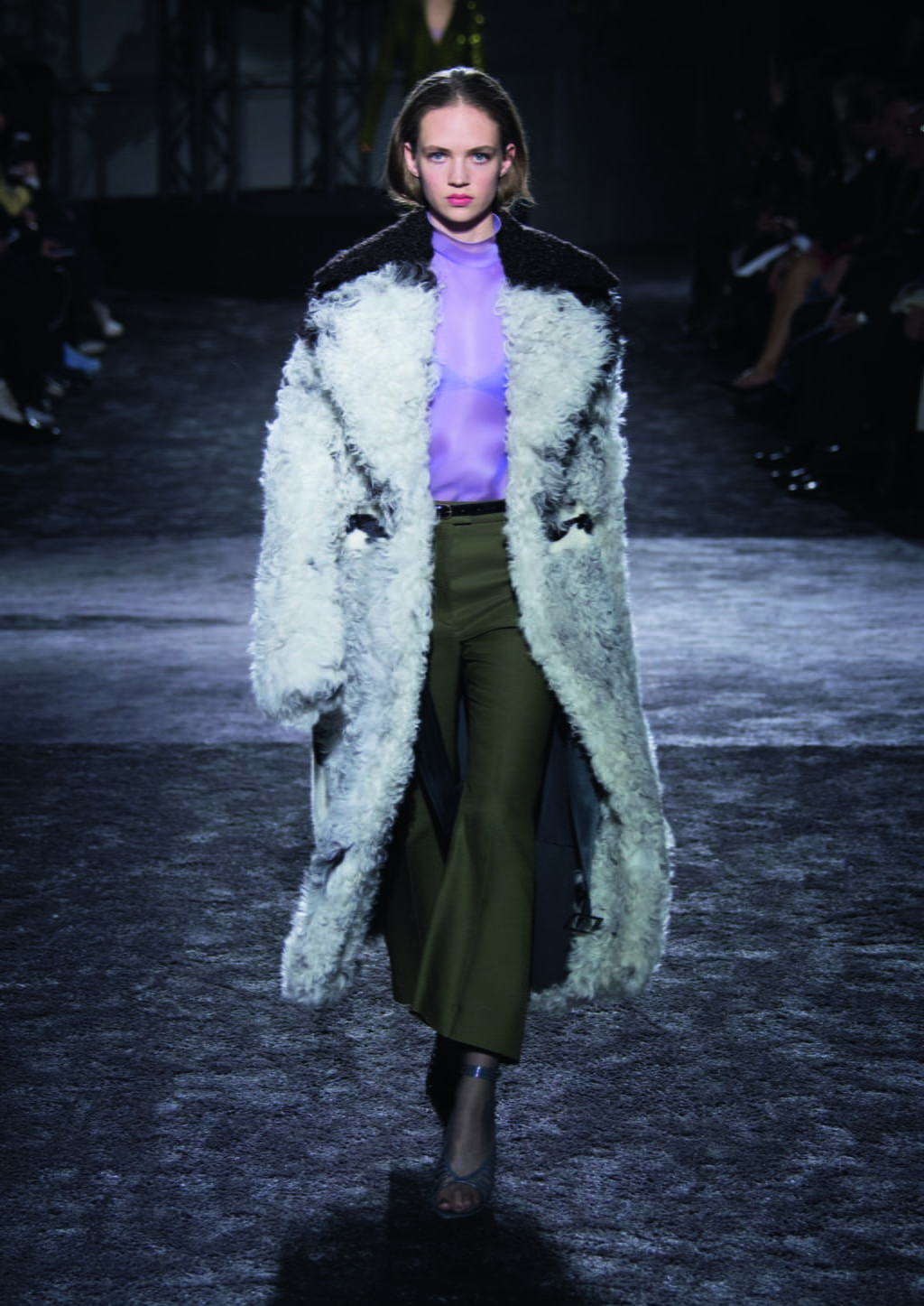 Fashion Week Paris Fall/Winter 2016 look 31 from the Nina Ricci collection womenswear