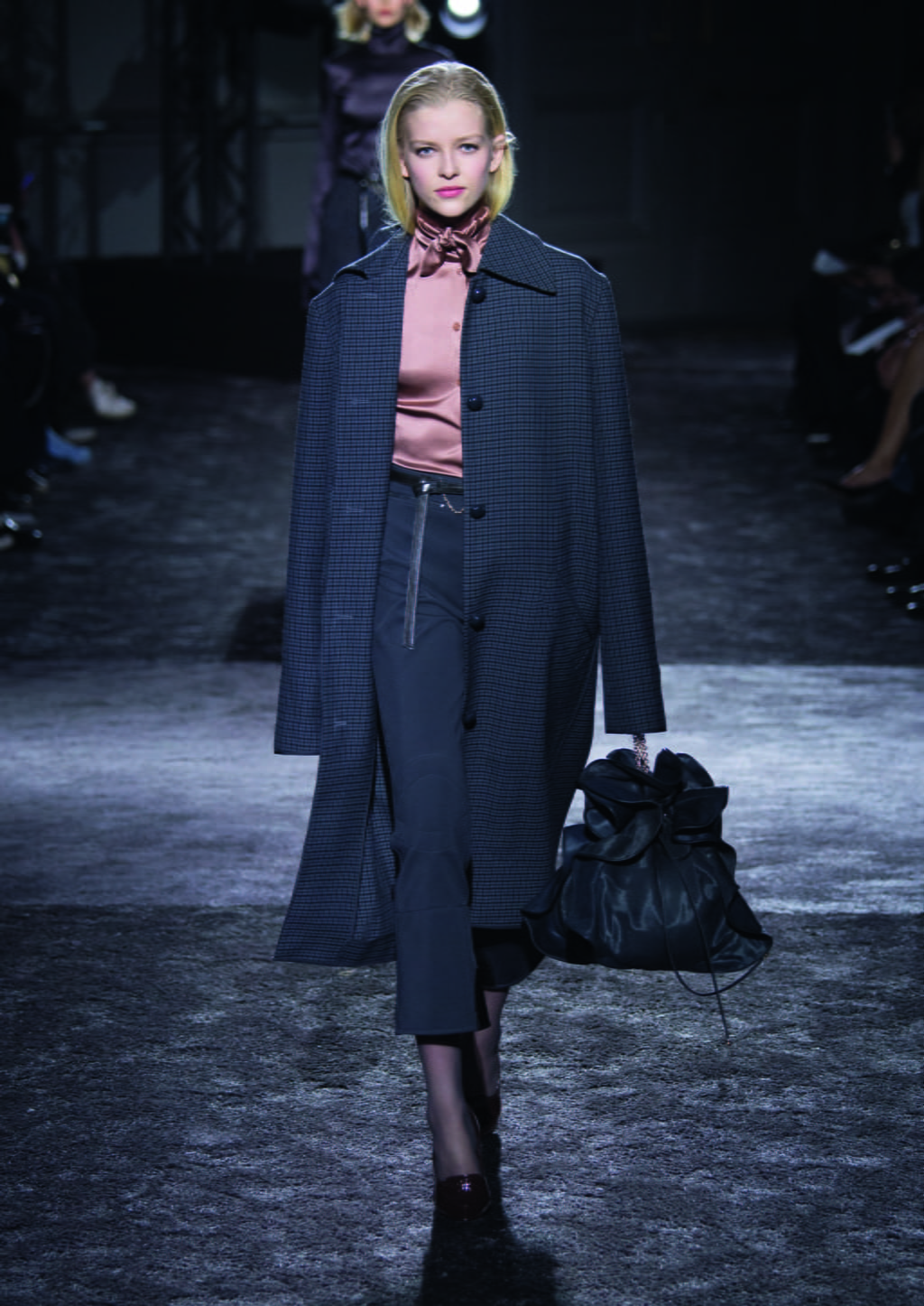 Fashion Week Paris Fall/Winter 2016 look 39 from the Nina Ricci collection 女装