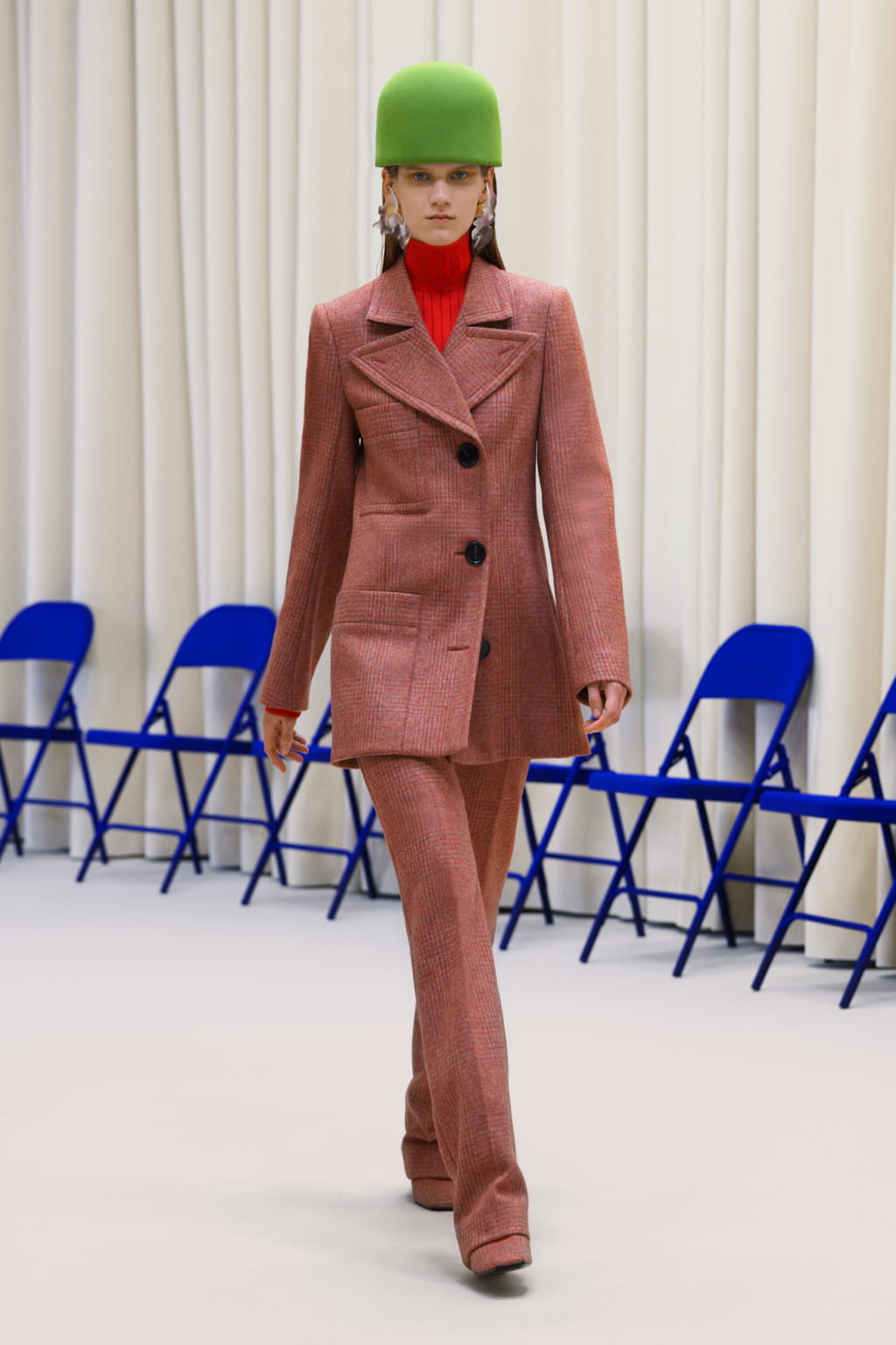 Fashion Week Paris Fall/Winter 2021 look 1 from the Nina Ricci collection womenswear