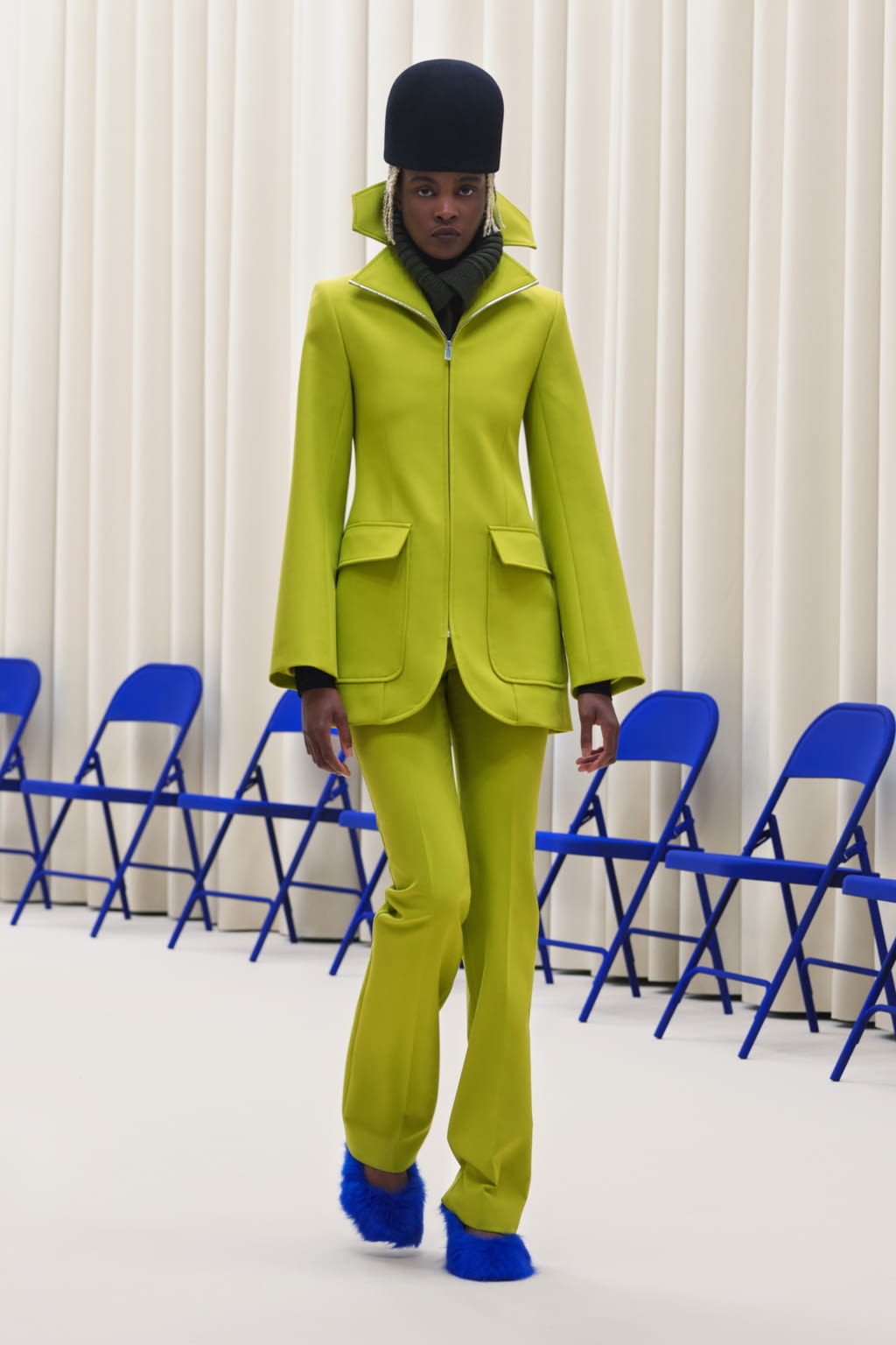 Fashion Week Paris Fall/Winter 2021 look 5 de la collection Nina Ricci womenswear