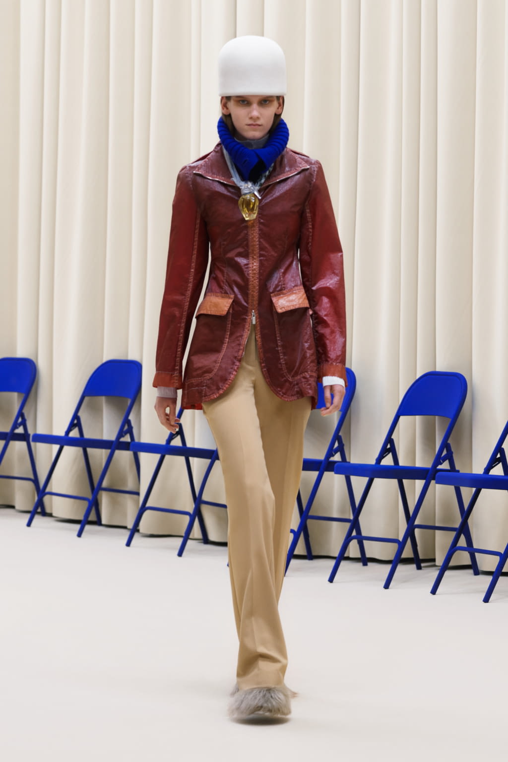 Fashion Week Paris Fall/Winter 2021 look 14 from the Nina Ricci collection 女装