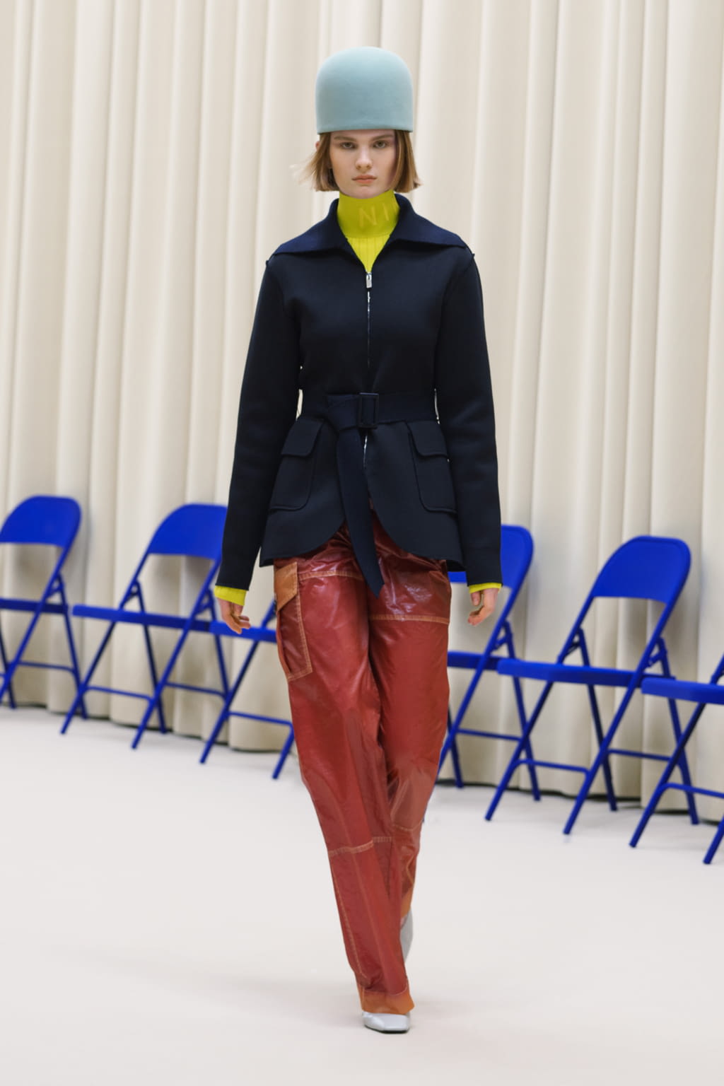 Fashion Week Paris Fall/Winter 2021 look 17 de la collection Nina Ricci womenswear