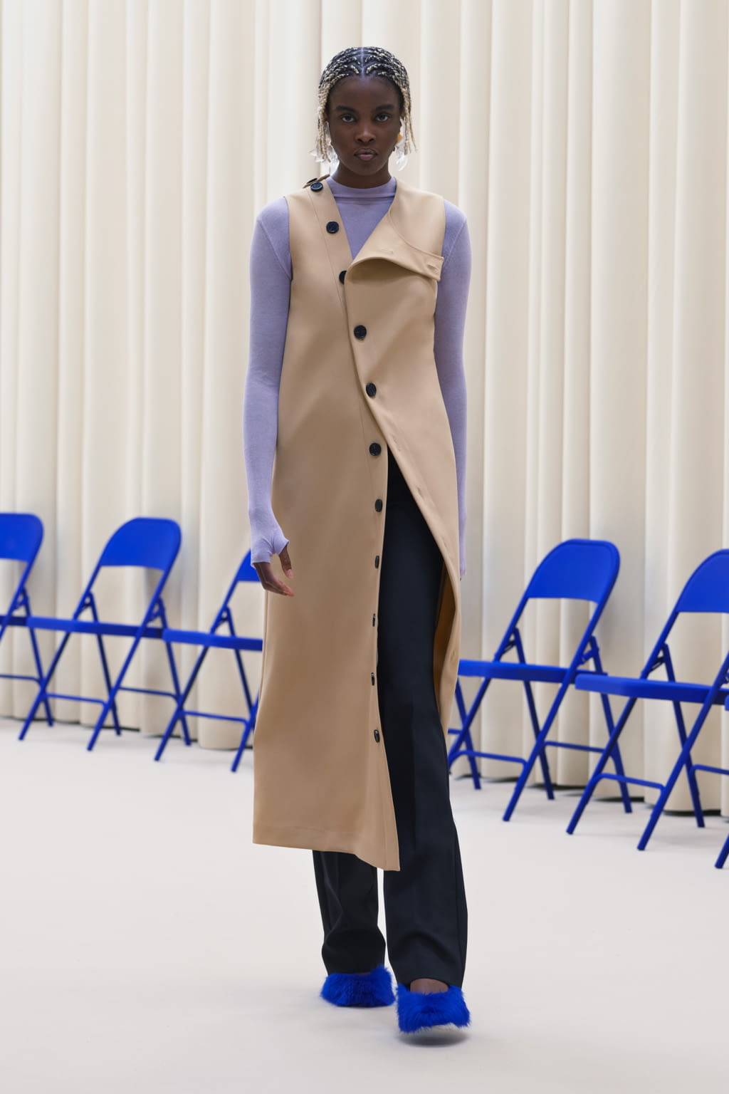 Fashion Week Paris Fall/Winter 2021 look 19 from the Nina Ricci collection 女装