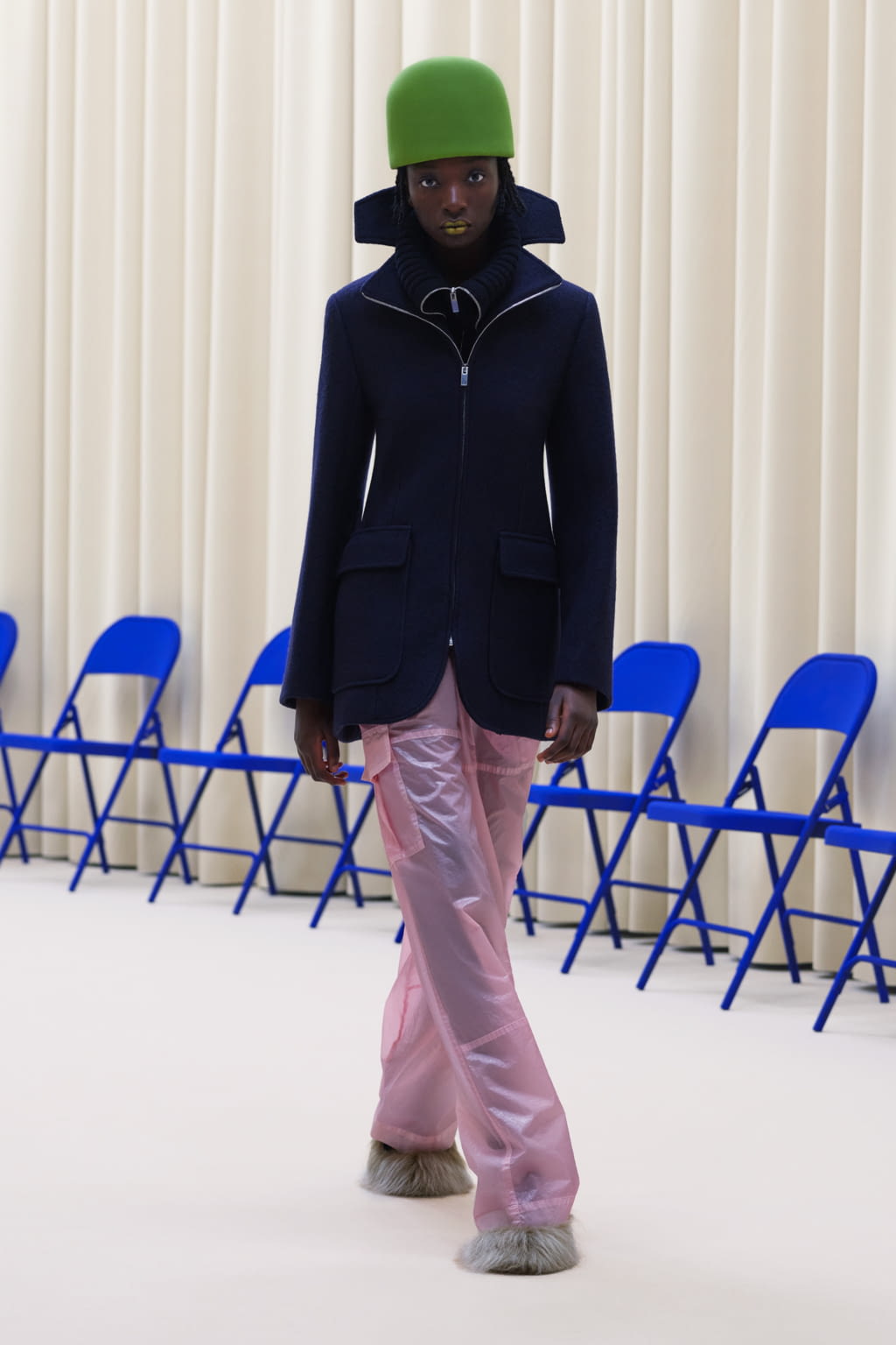 Fashion Week Paris Fall/Winter 2021 look 28 from the Nina Ricci collection 女装