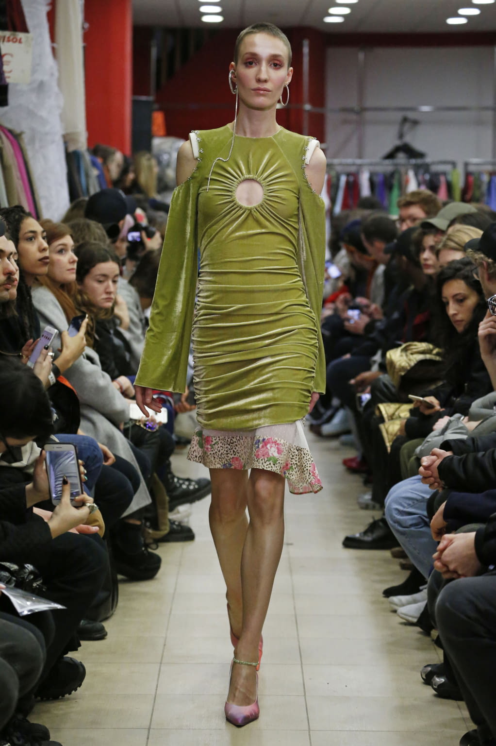 Fashion Week Paris Fall/Winter 2017 look 4 de la collection Neith Nyer womenswear