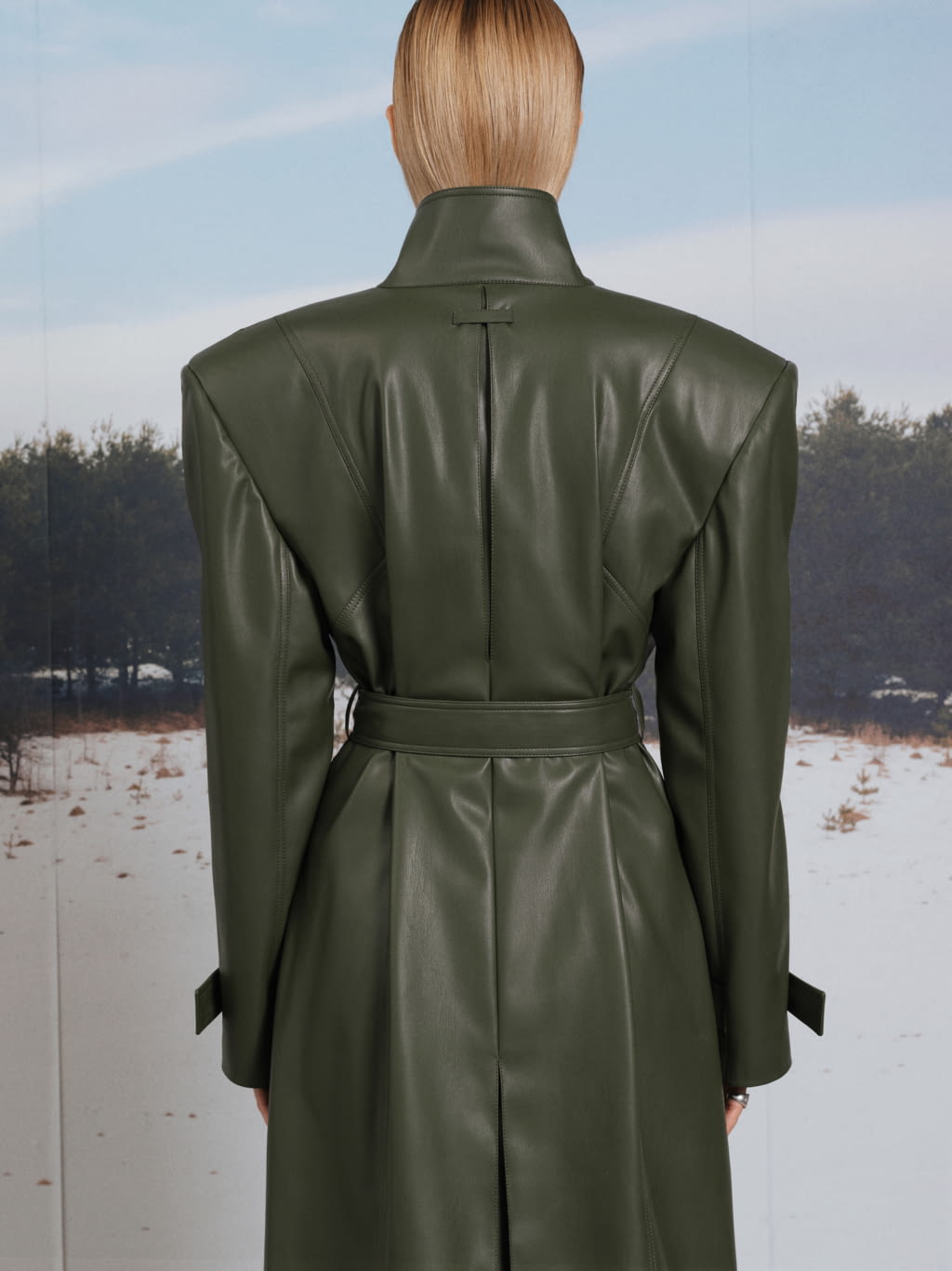 Fashion Week Paris Fall/Winter 2022 look 6 de la collection Olenich womenswear