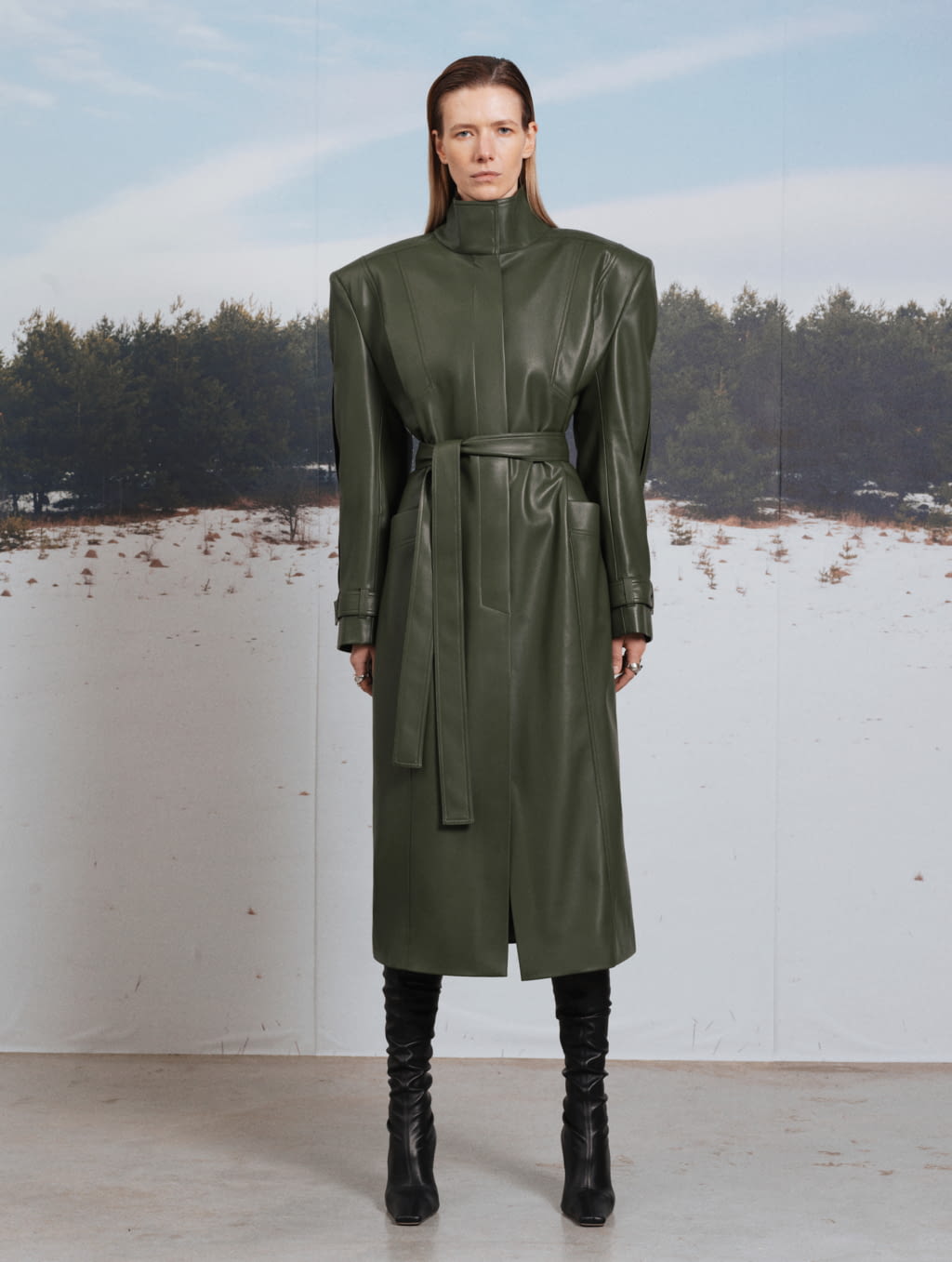Fashion Week Paris Fall/Winter 2022 look 8 de la collection Olenich womenswear