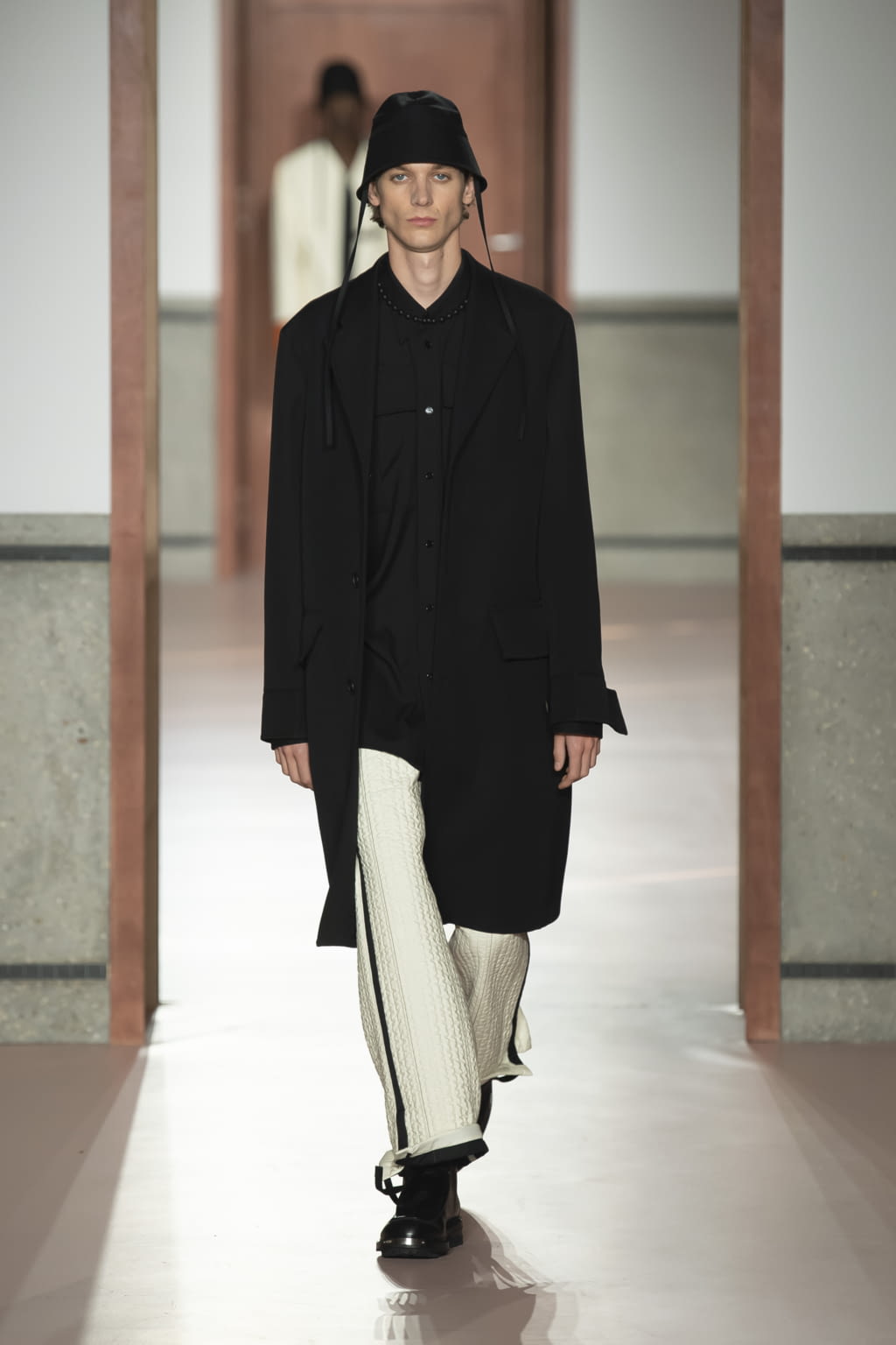 Fashion Week Paris Fall/Winter 2020 look 11 from the OAMC collection menswear