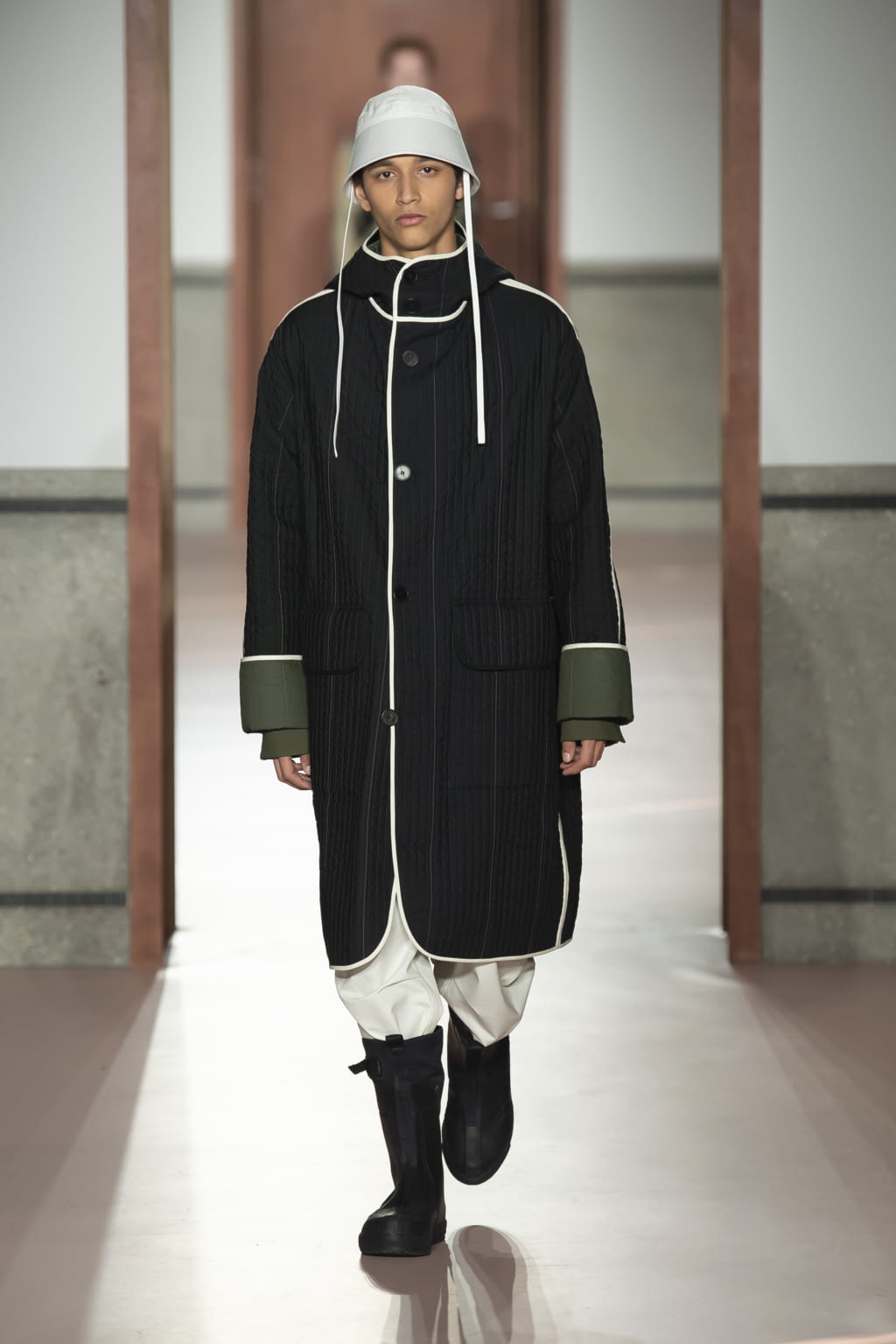 Fashion Week Paris Fall/Winter 2020 look 14 from the OAMC collection menswear