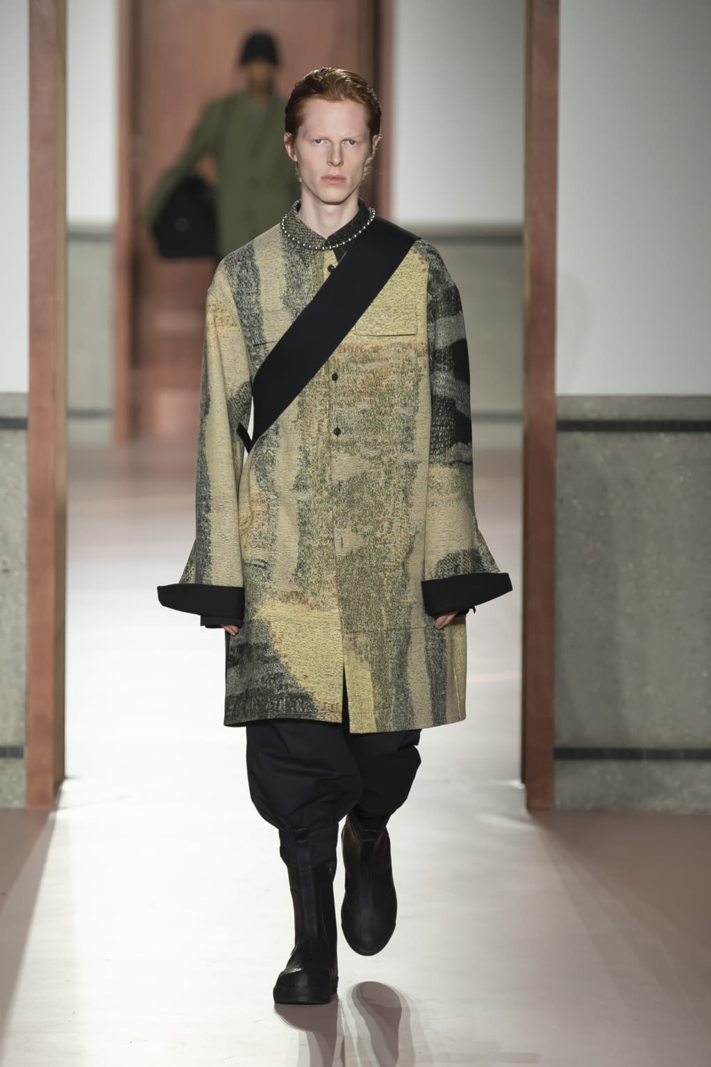 Fashion Week Paris Fall/Winter 2020 look 16 from the OAMC collection 男装