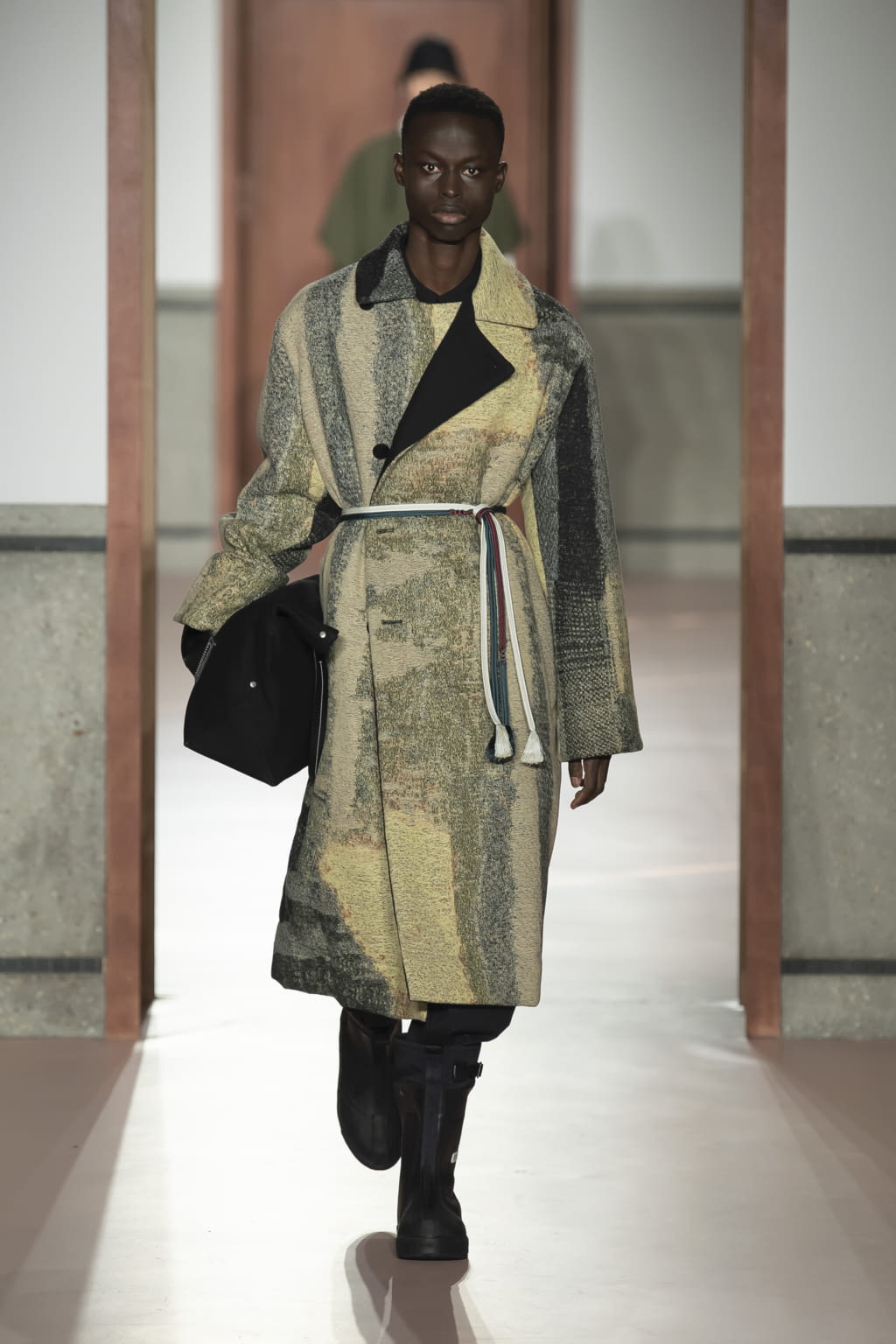 Fashion Week Paris Fall/Winter 2020 look 17 from the OAMC collection 男装