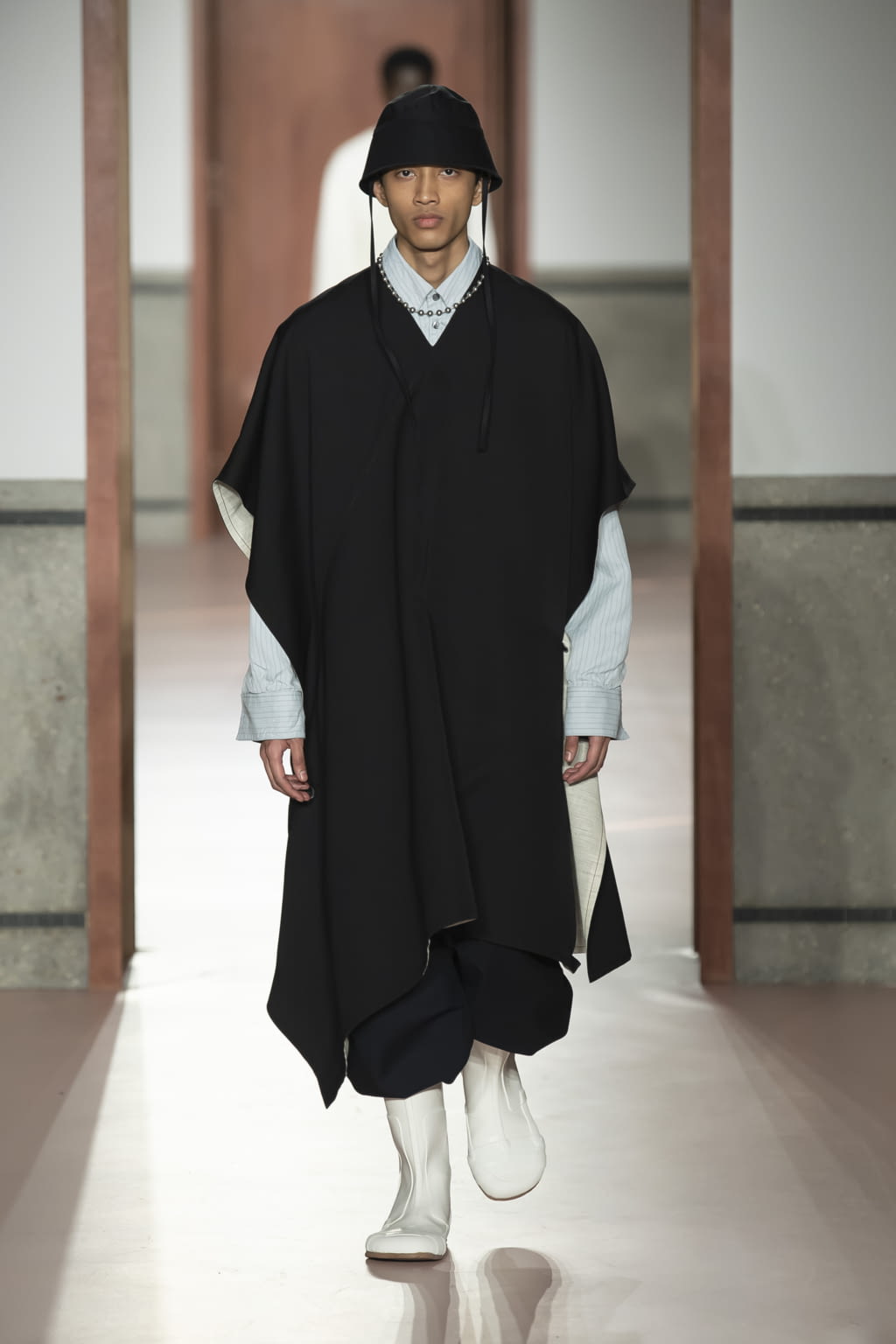 Fashion Week Paris Fall/Winter 2020 look 18 from the OAMC collection 男装