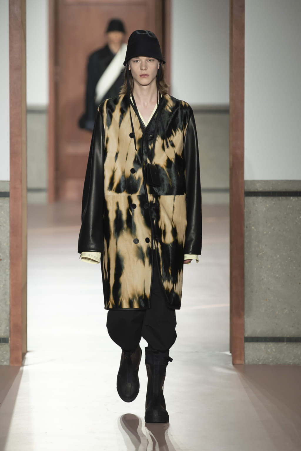 Fashion Week Paris Fall/Winter 2020 look 31 de la collection OAMC menswear