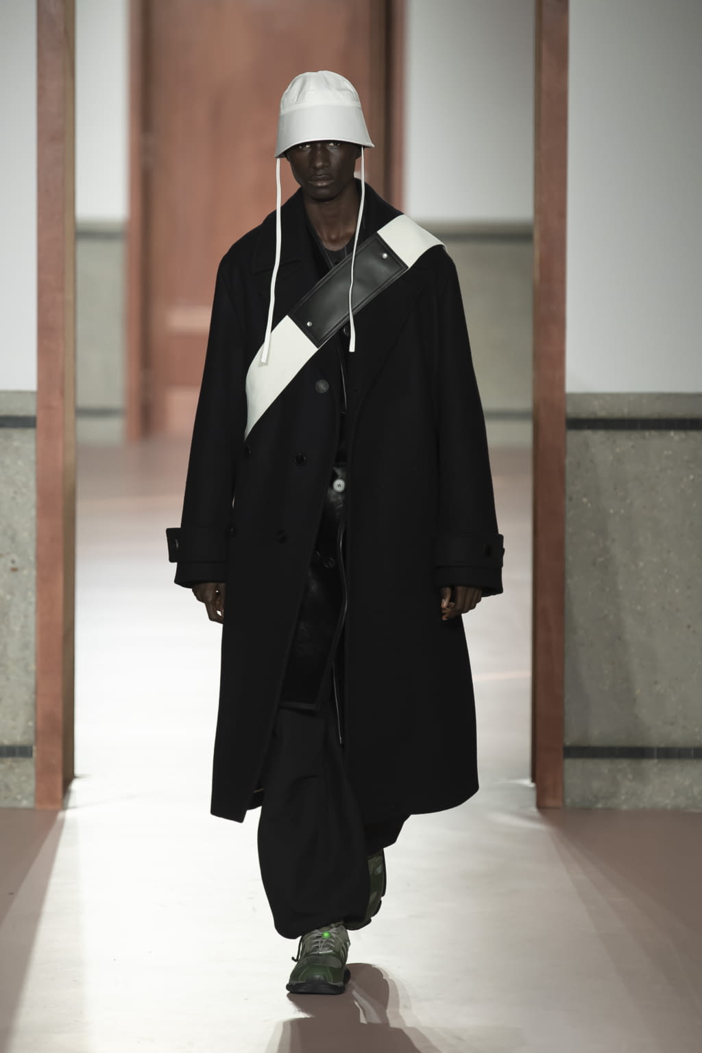 Fashion Week Paris Fall/Winter 2020 look 36 from the OAMC collection menswear