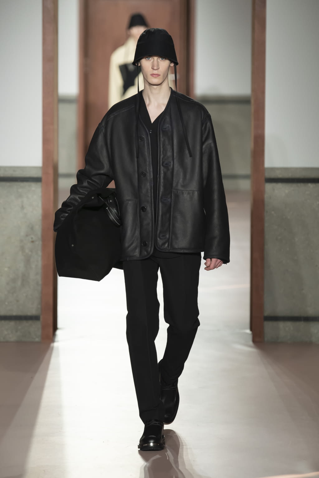 Fashion Week Paris Fall/Winter 2020 look 9 from the OAMC collection menswear