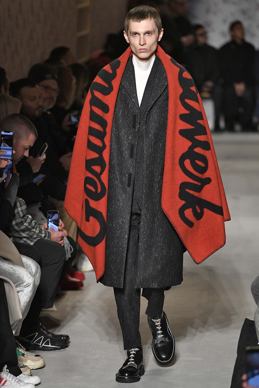 Fashion Week Paris Fall/Winter 2018 look 11 from the OAMC collection menswear