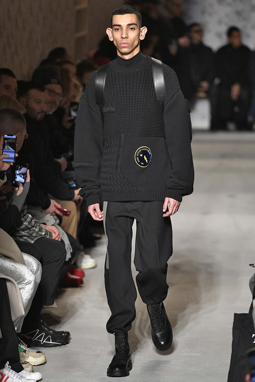 Fashion Week Paris Fall/Winter 2018 look 15 from the OAMC collection 男装