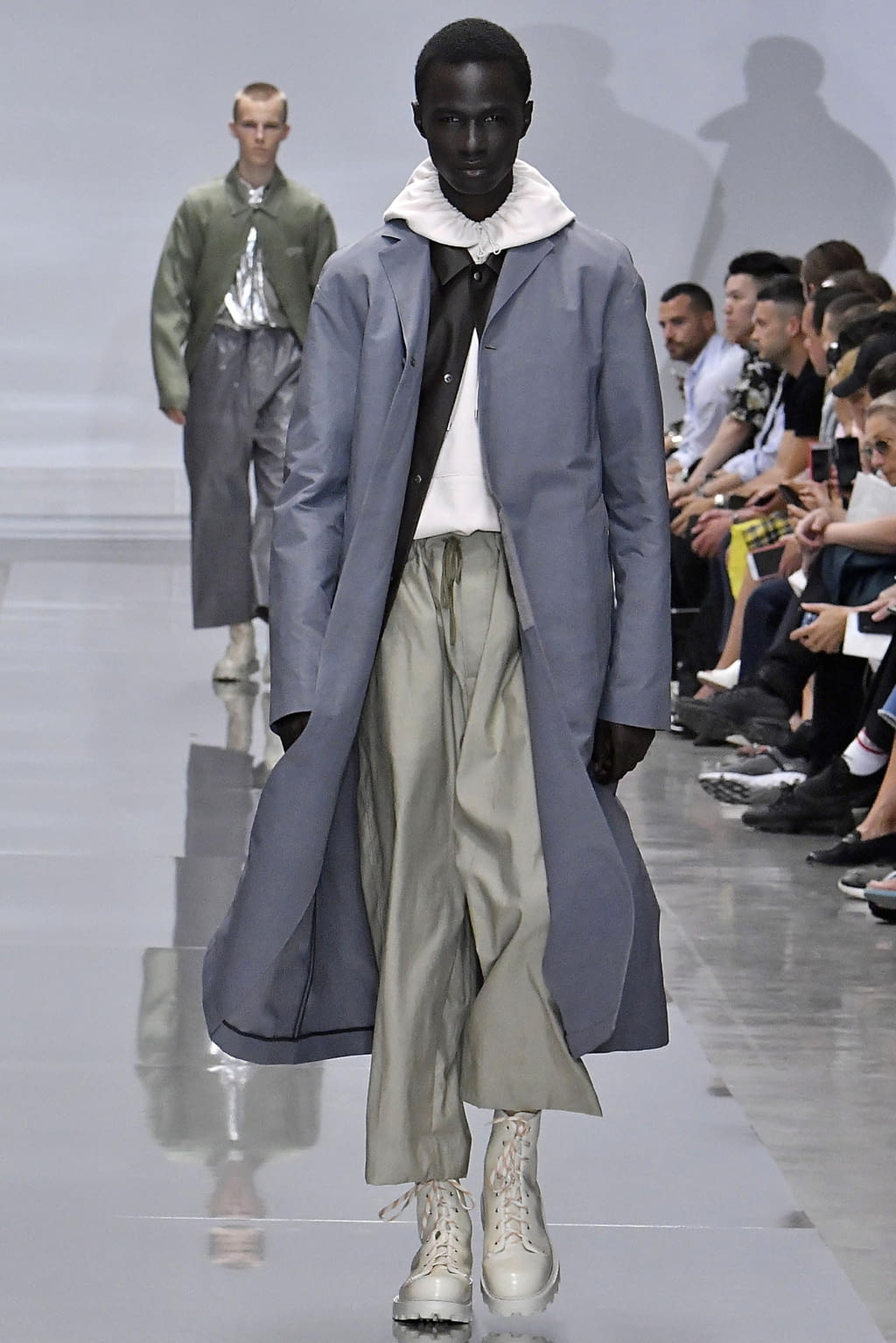 Fashion Week Paris Spring/Summer 2019 look 1 from the OAMC collection 男装