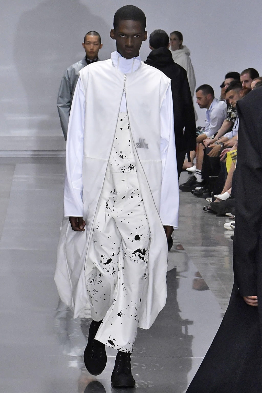 Fashion Week Paris Spring/Summer 2019 look 12 from the OAMC collection 男装