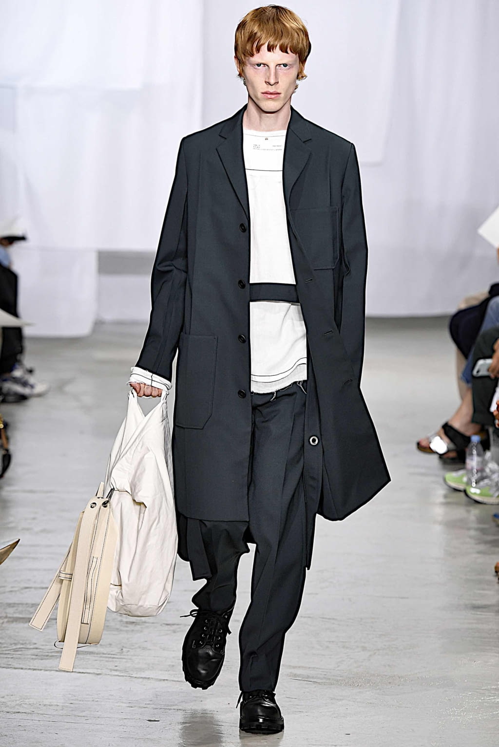Fashion Week Paris Spring/Summer 2020 look 10 from the OAMC collection 男装