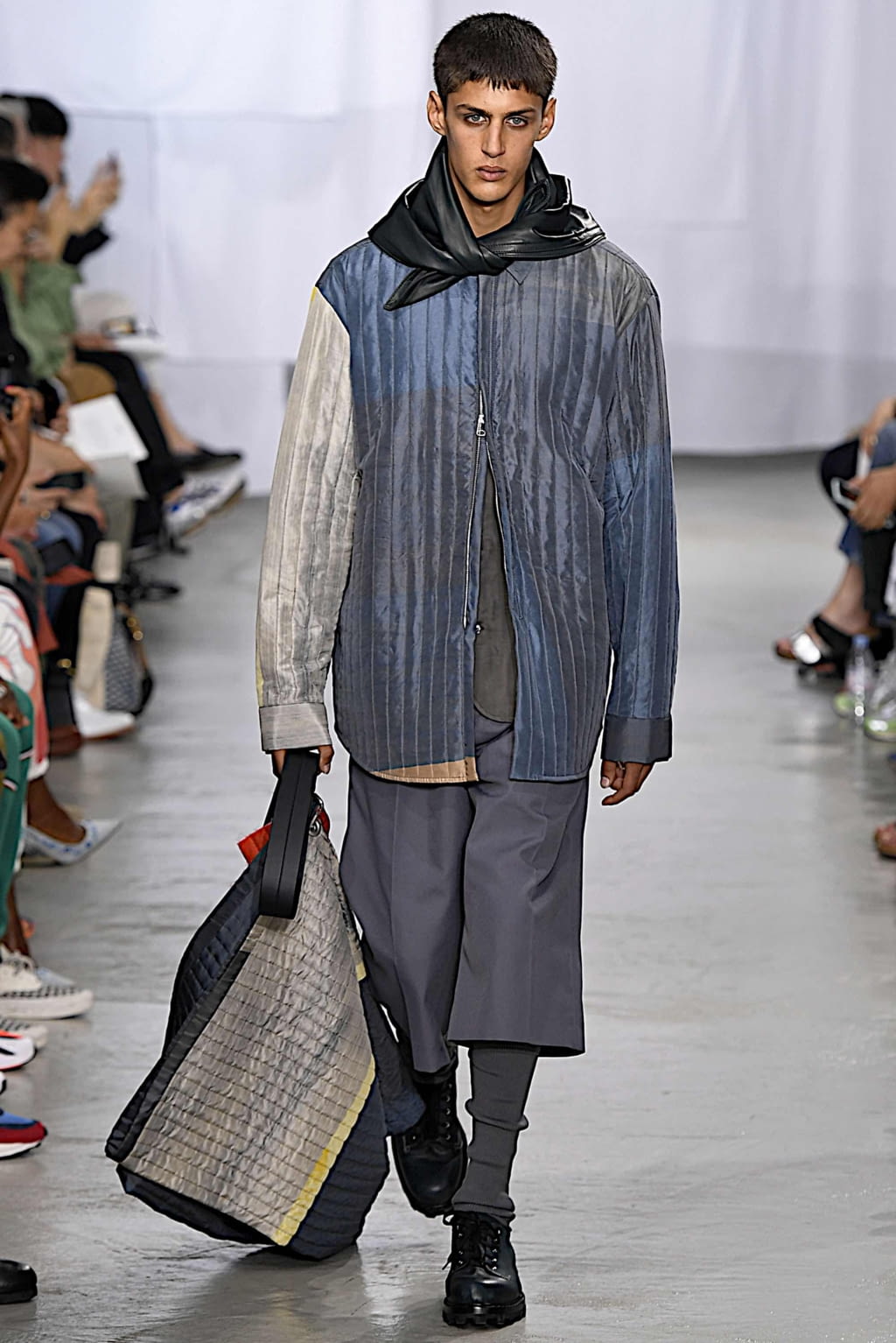 Fashion Week Paris Spring/Summer 2020 look 37 from the OAMC collection 男装