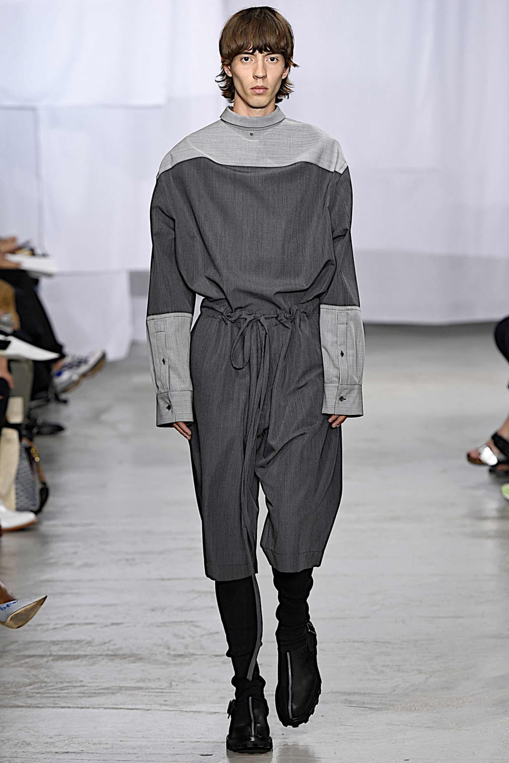 Fashion Week Paris Spring/Summer 2020 look 28 from the OAMC collection 男装