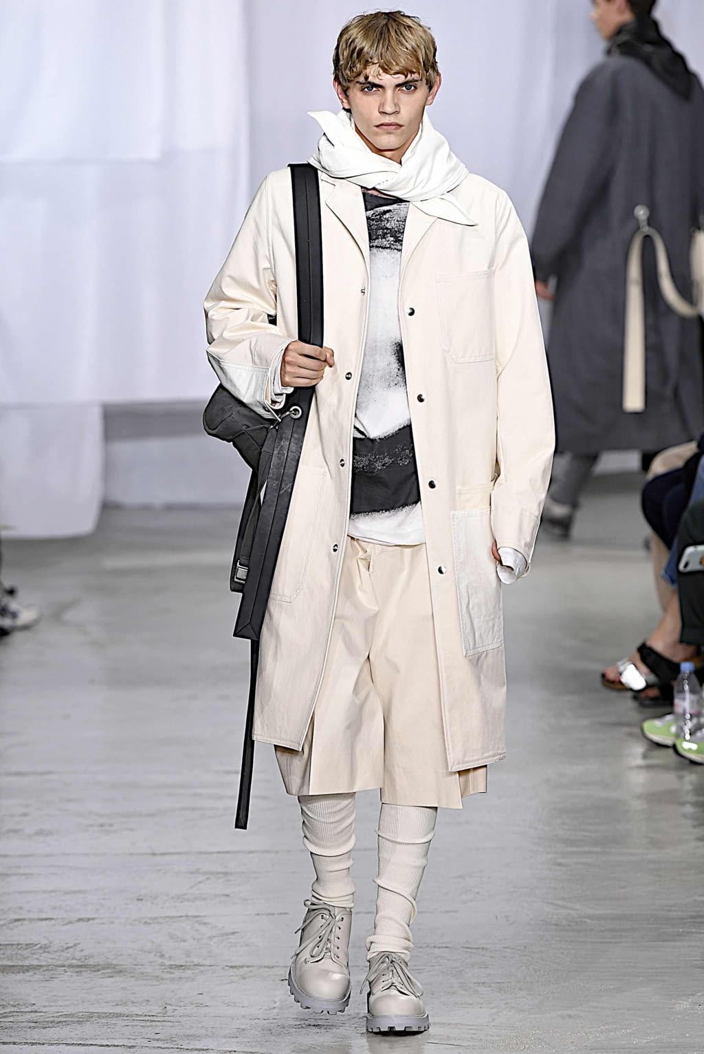 Fashion Week Paris Spring/Summer 2020 look 8 from the OAMC collection 男装