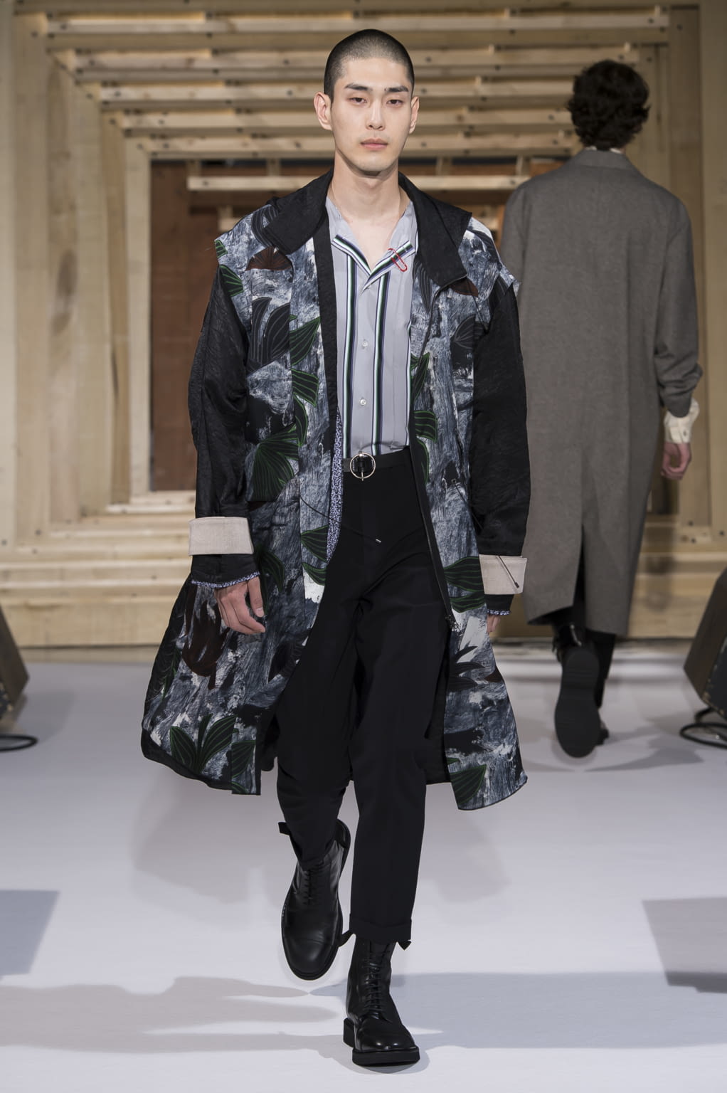 Fashion Week Paris Spring/Summer 2018 look 16 from the OAMC collection menswear