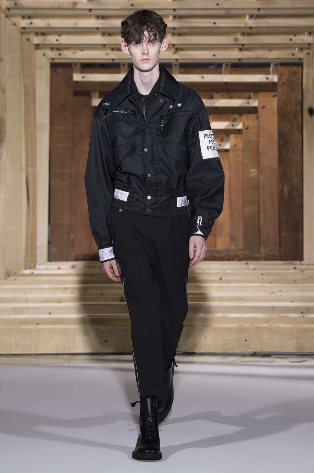 Fashion Week Paris Spring/Summer 2018 look 21 from the OAMC collection 男装